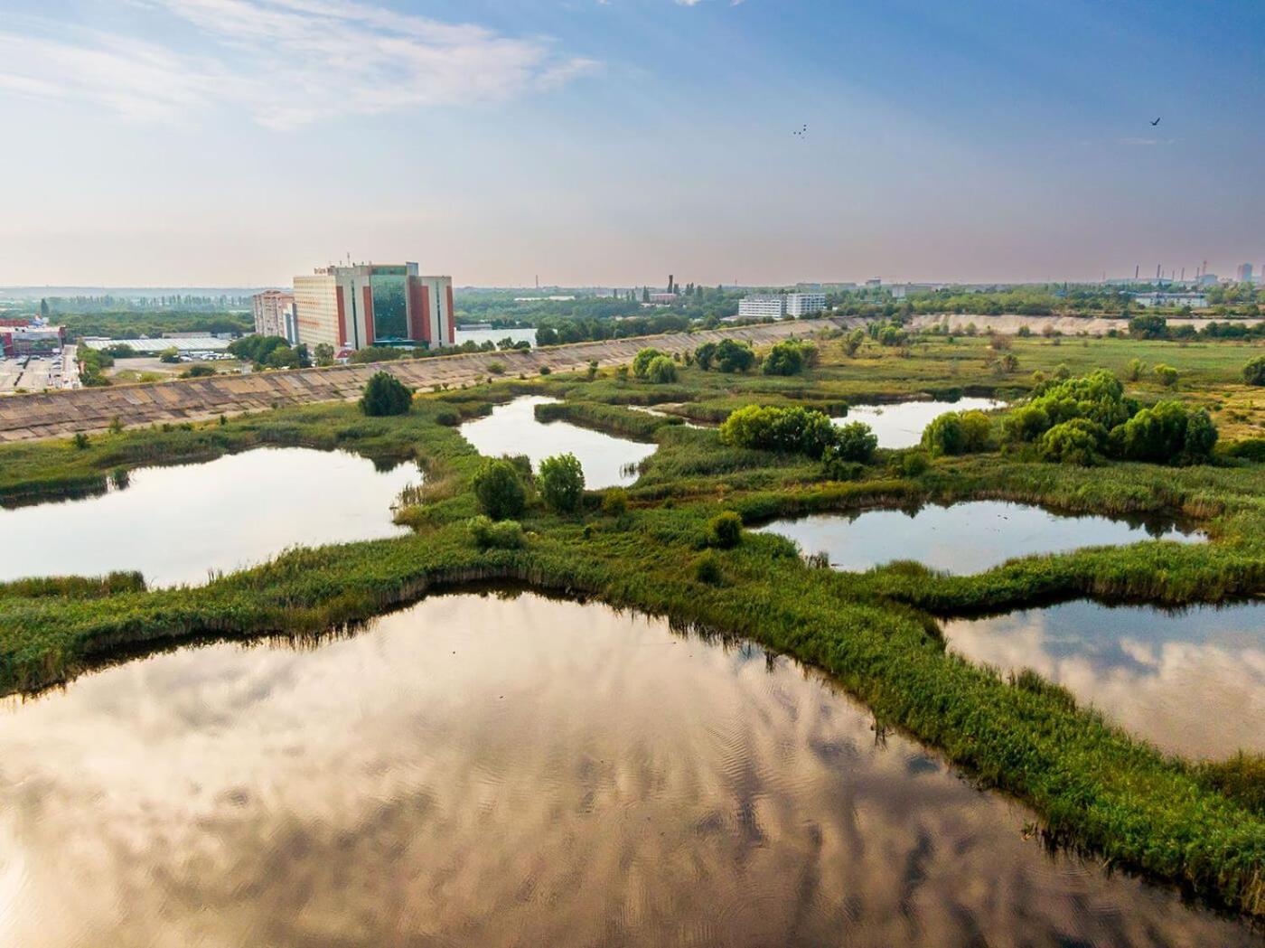 Lake View Aparthotel