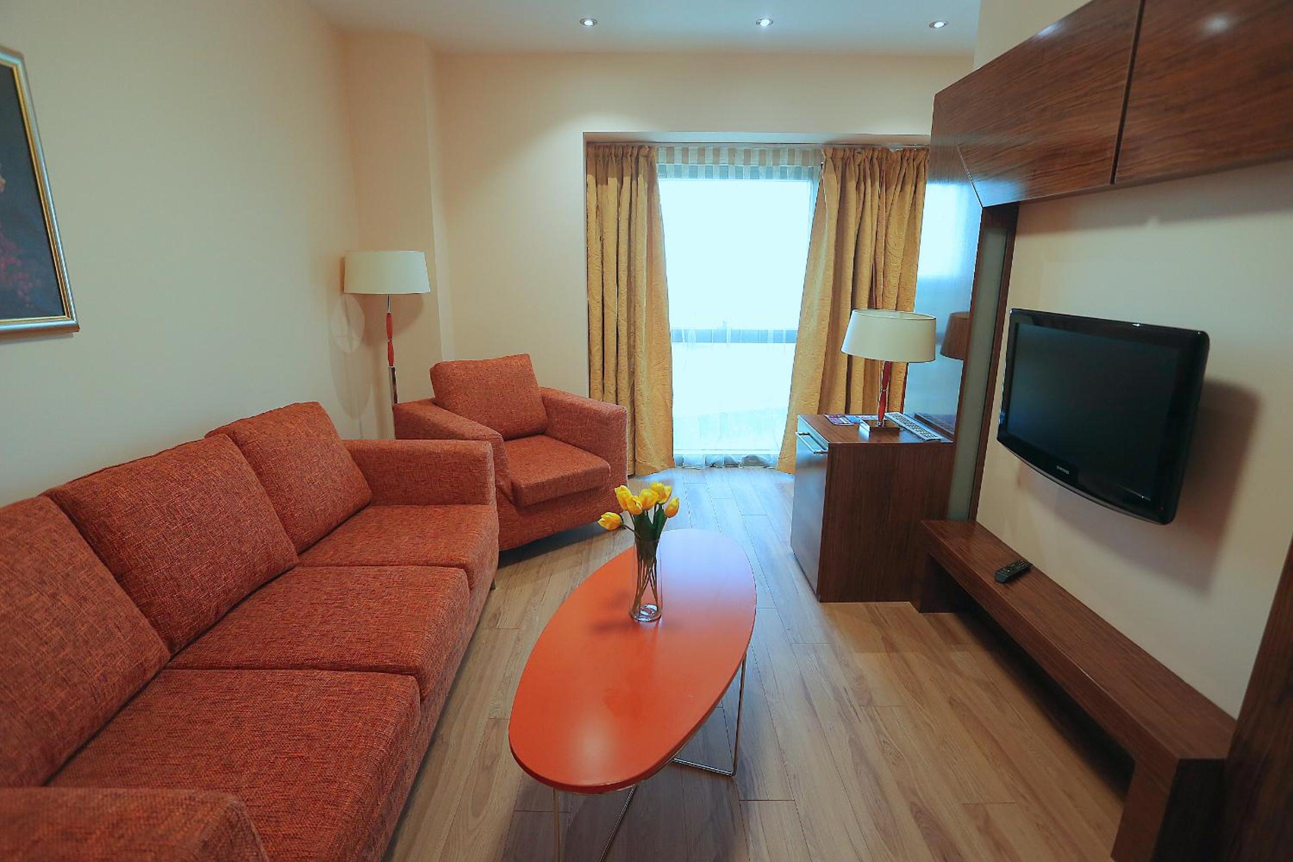Lake View Aparthotel
