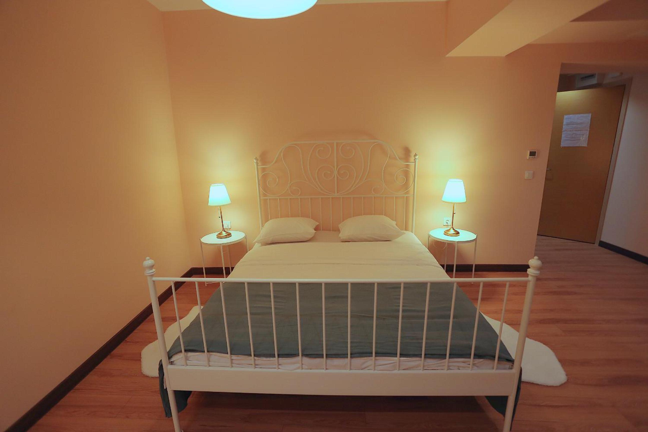 Lake View Aparthotel