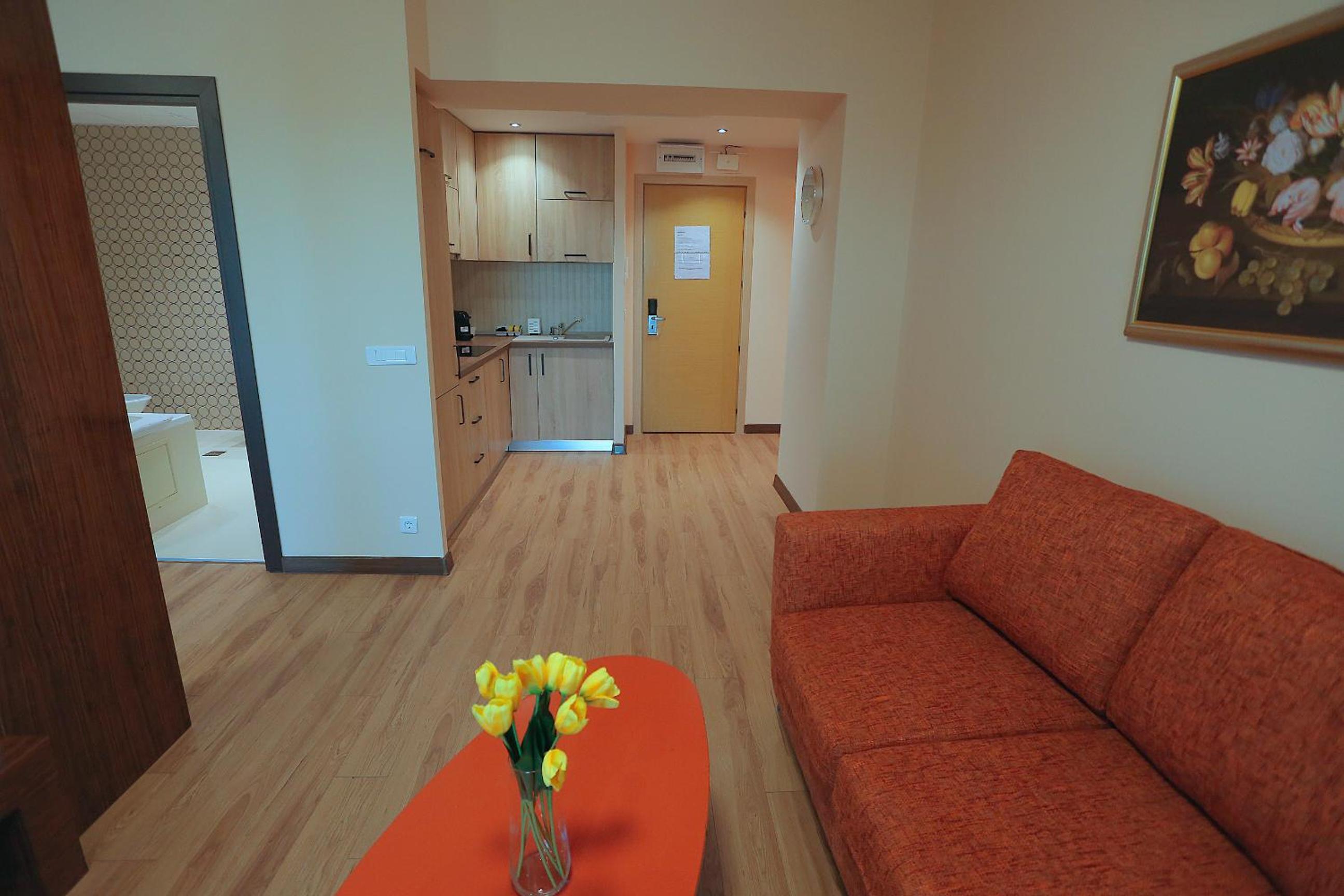 Lake View Aparthotel