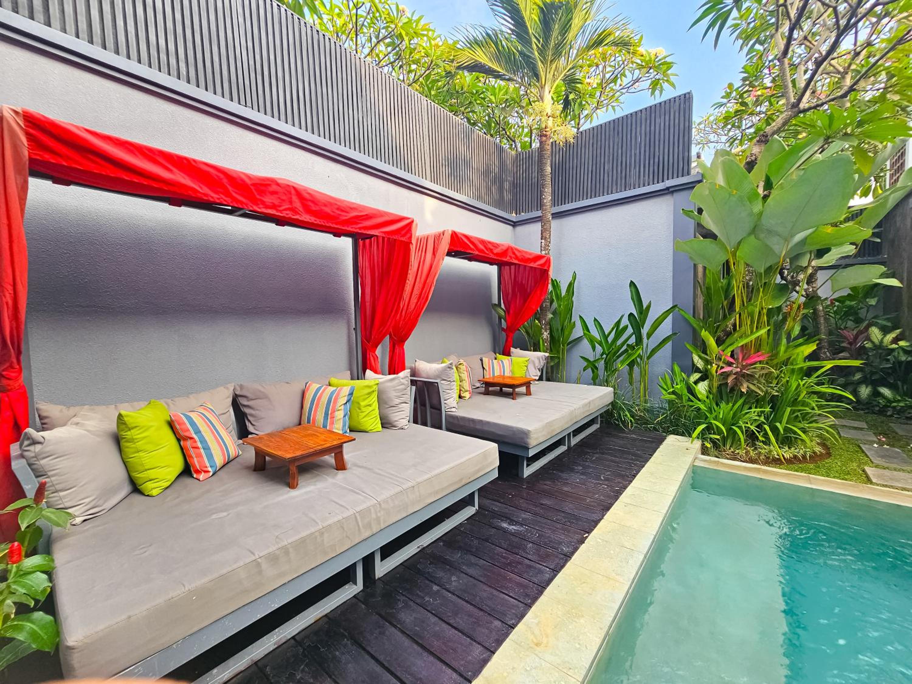 Seminyak Icon - by Karaniya Experience - CHSE certified