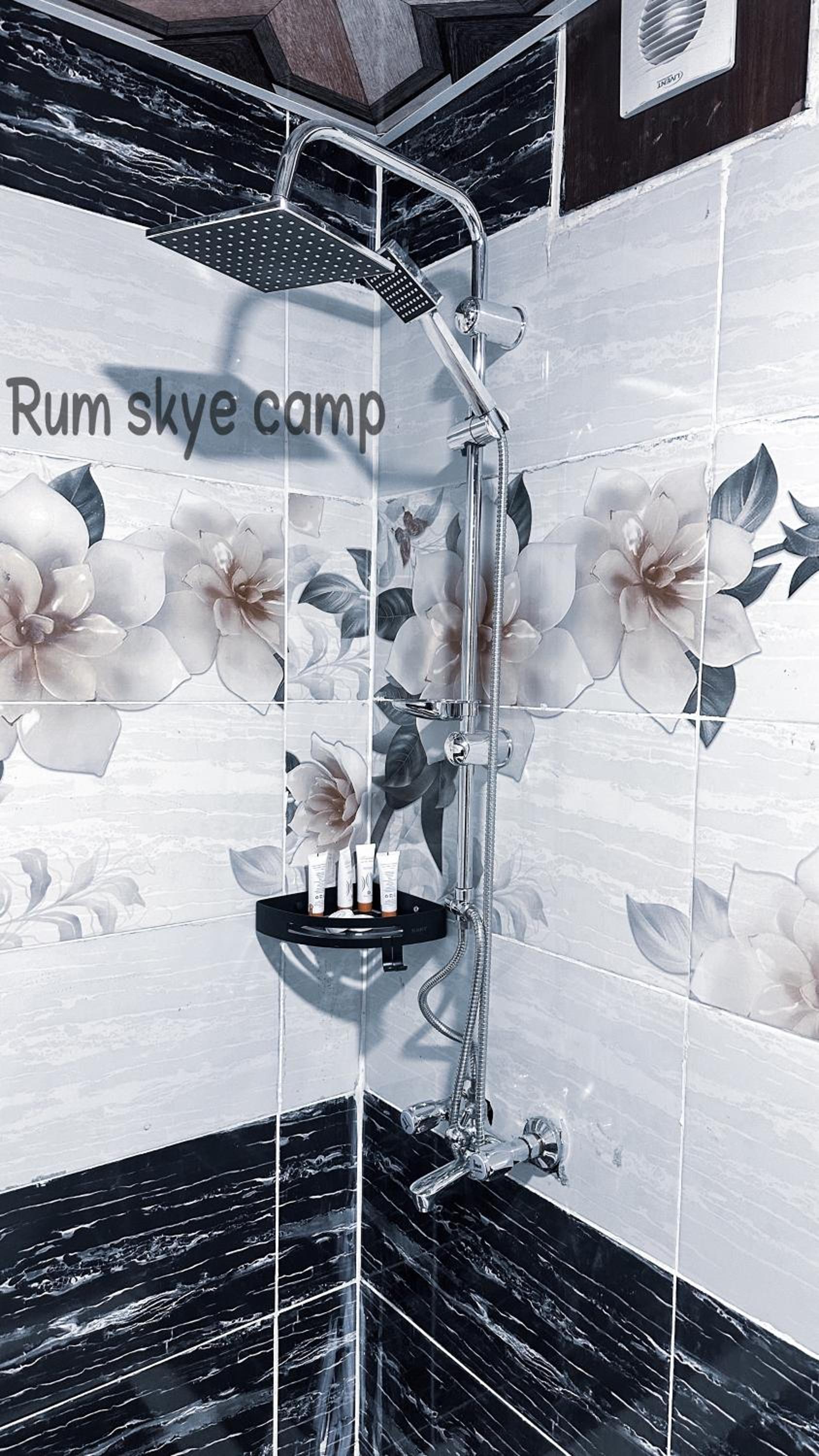 RUM ARIZONA lUXURY CAMP