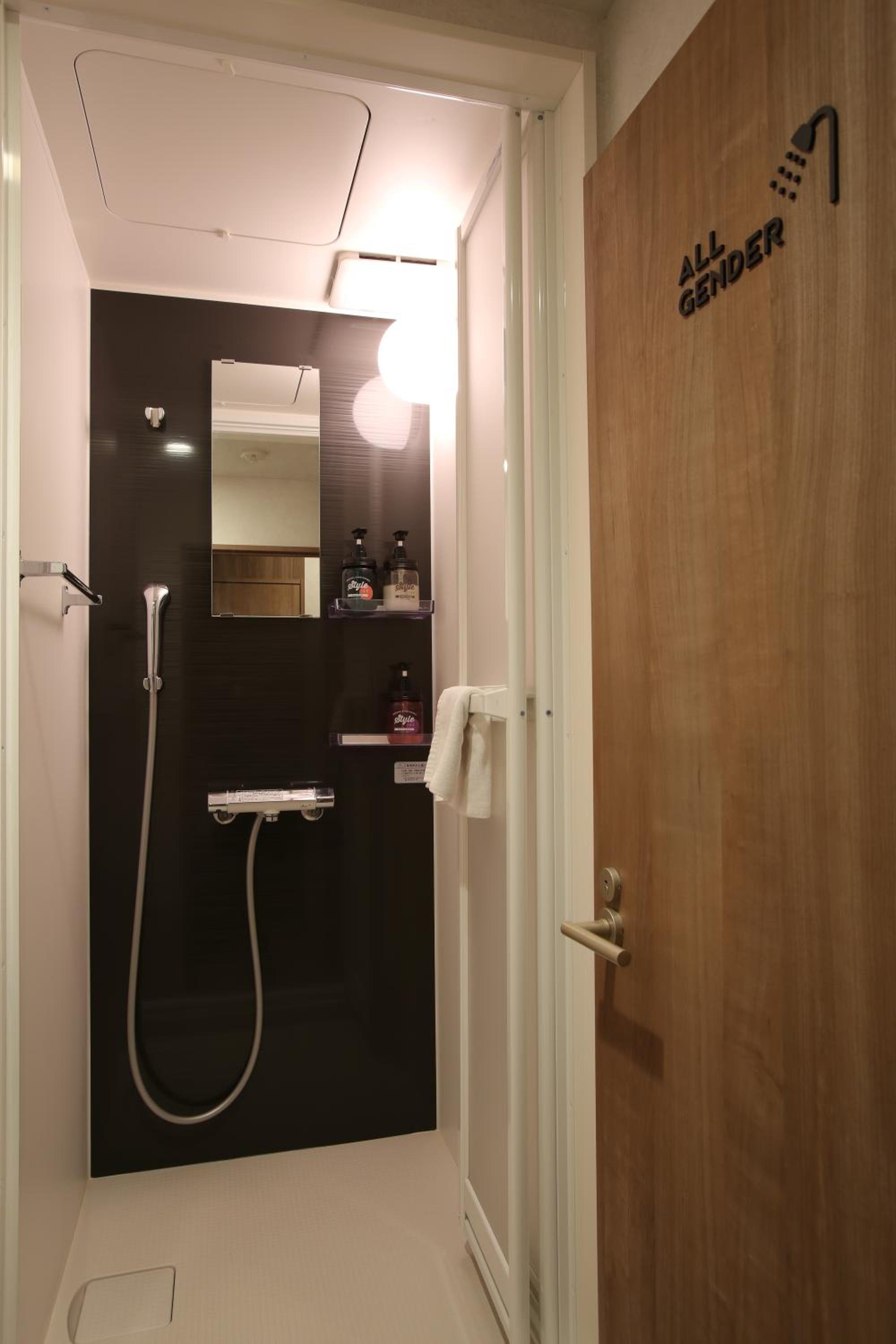 OHWA hostel minowa station