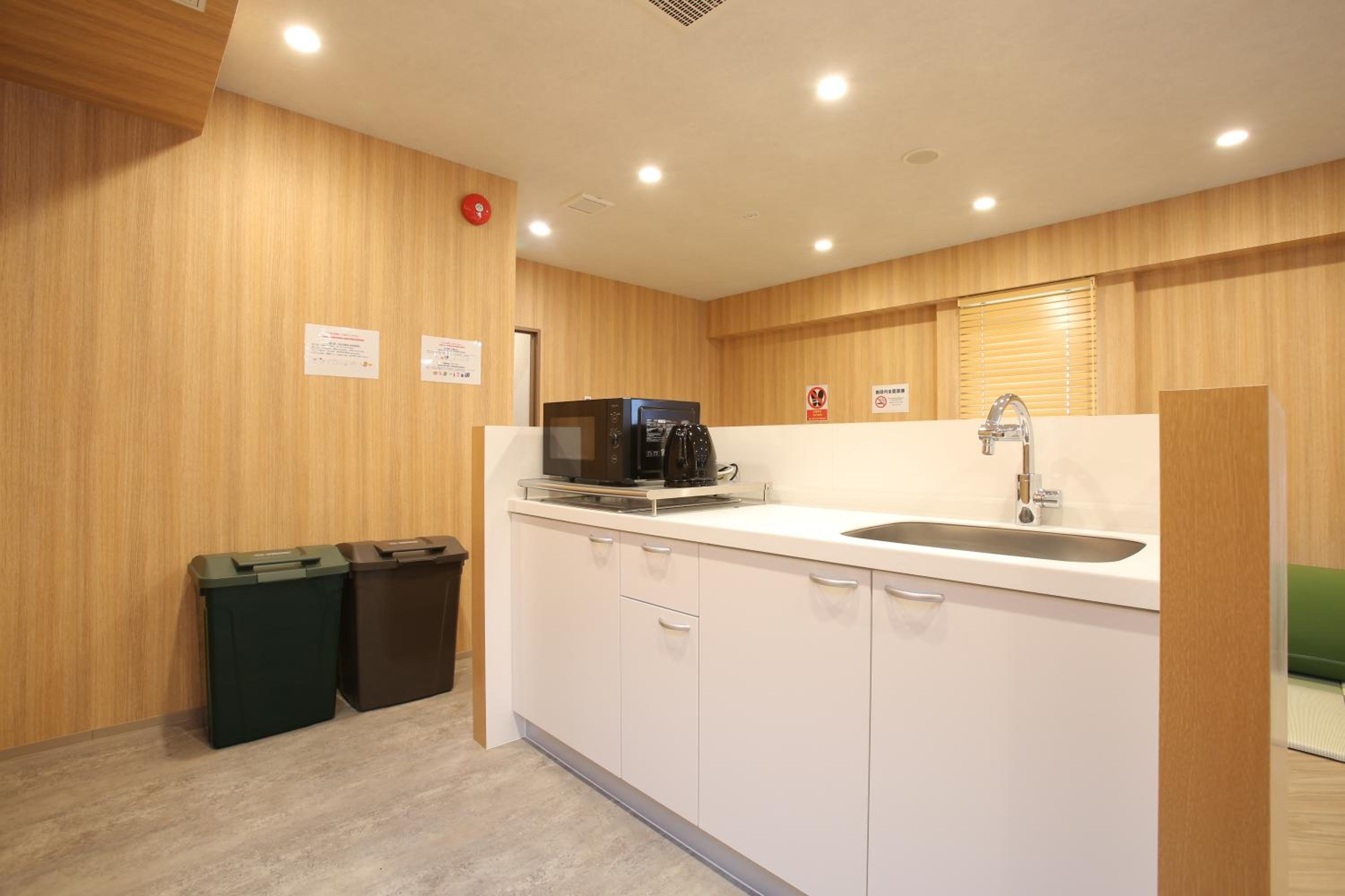 OHWA hostel minowa station