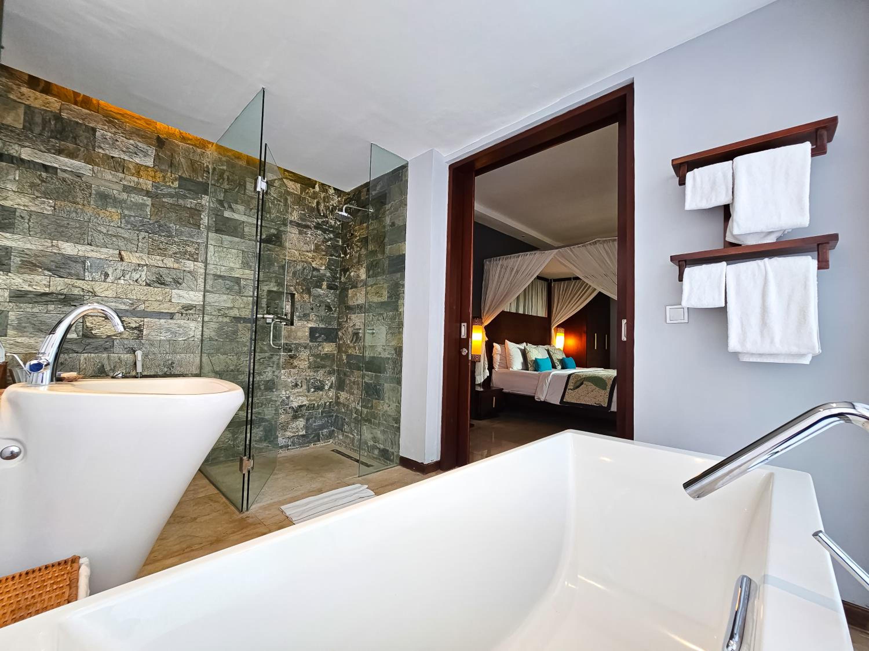 Seminyak Icon - by Karaniya Experience - CHSE certified