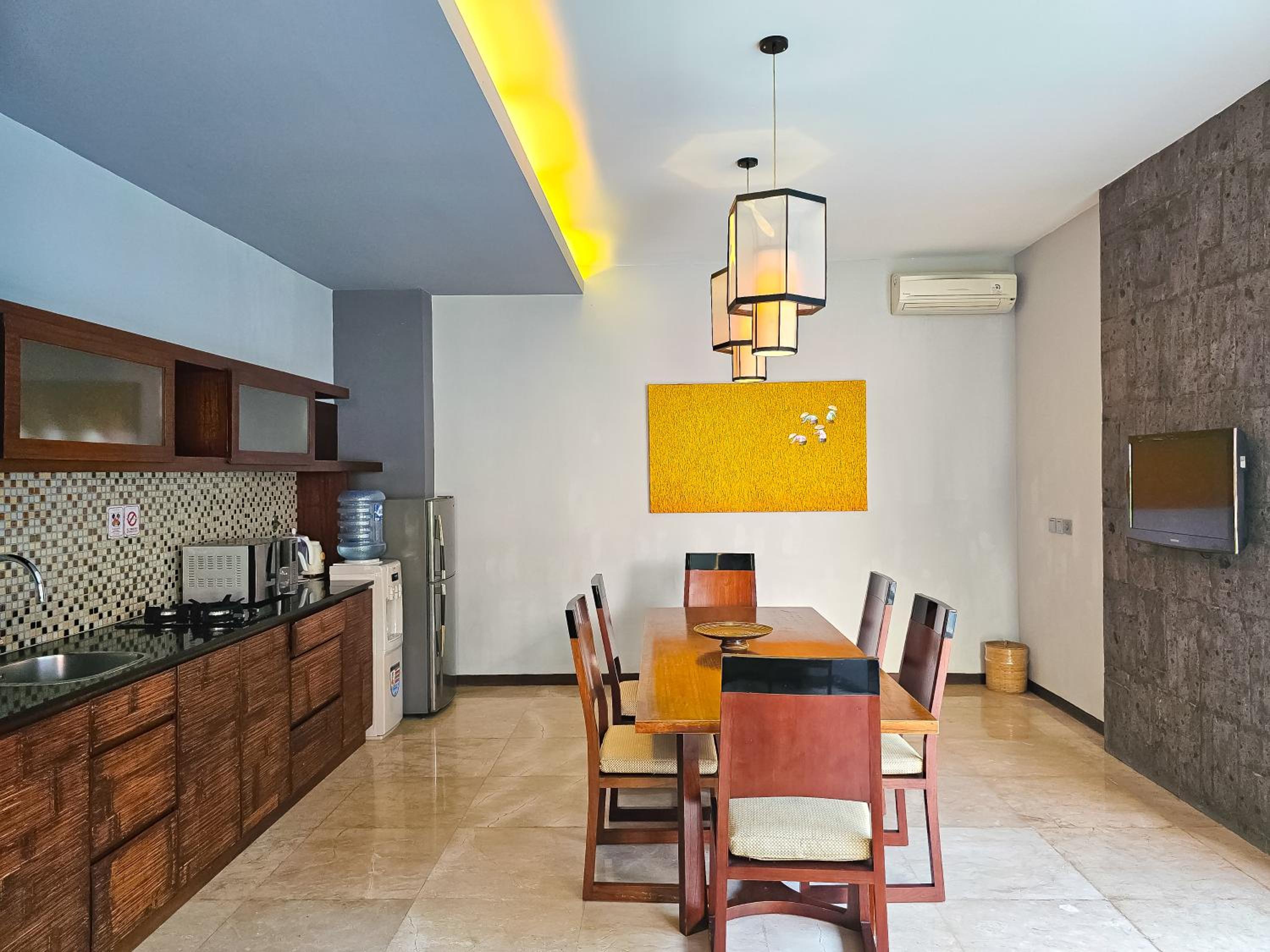 Seminyak Icon - by Karaniya Experience - CHSE certified