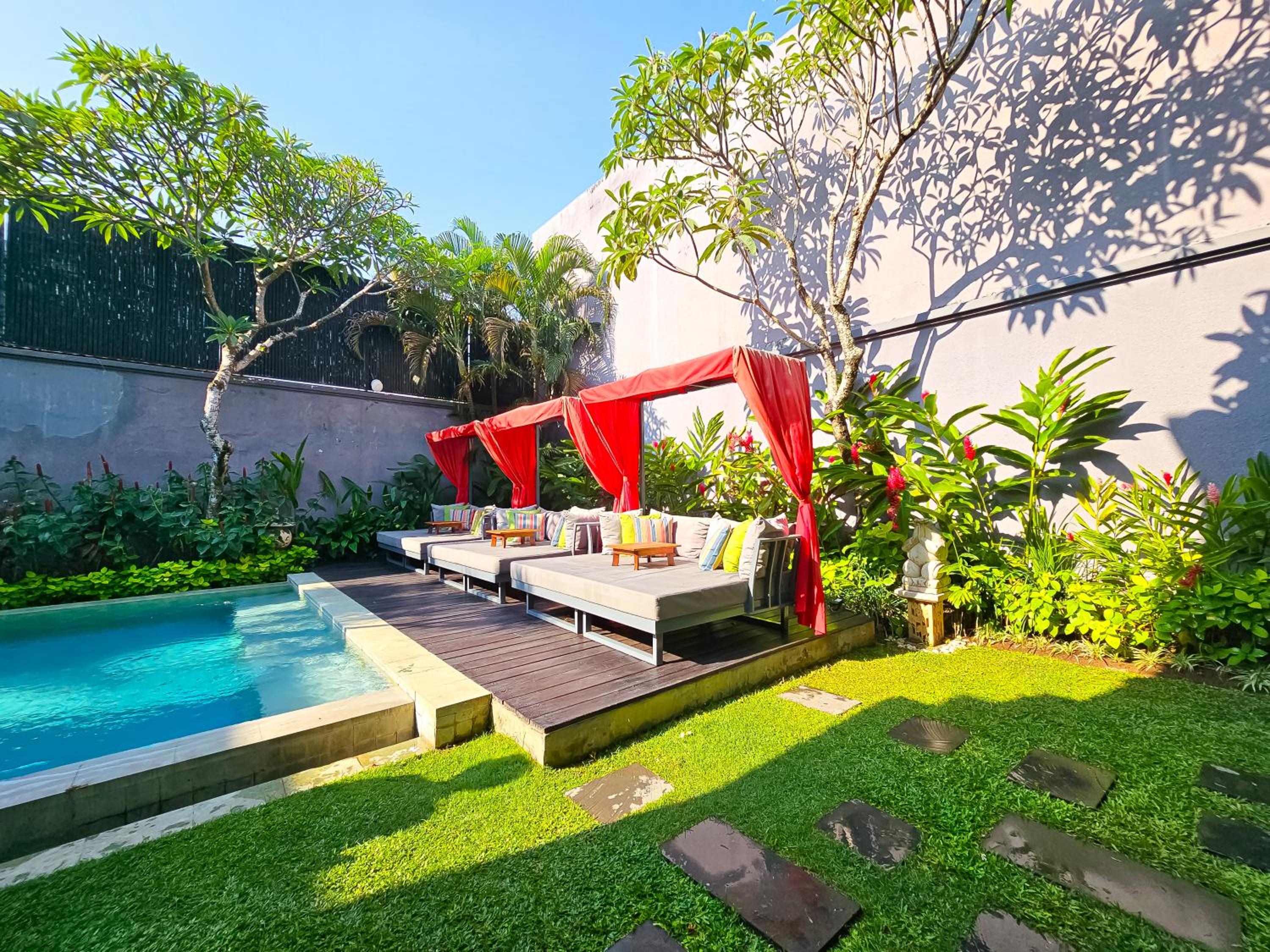 Seminyak Icon - by Karaniya Experience - CHSE certified