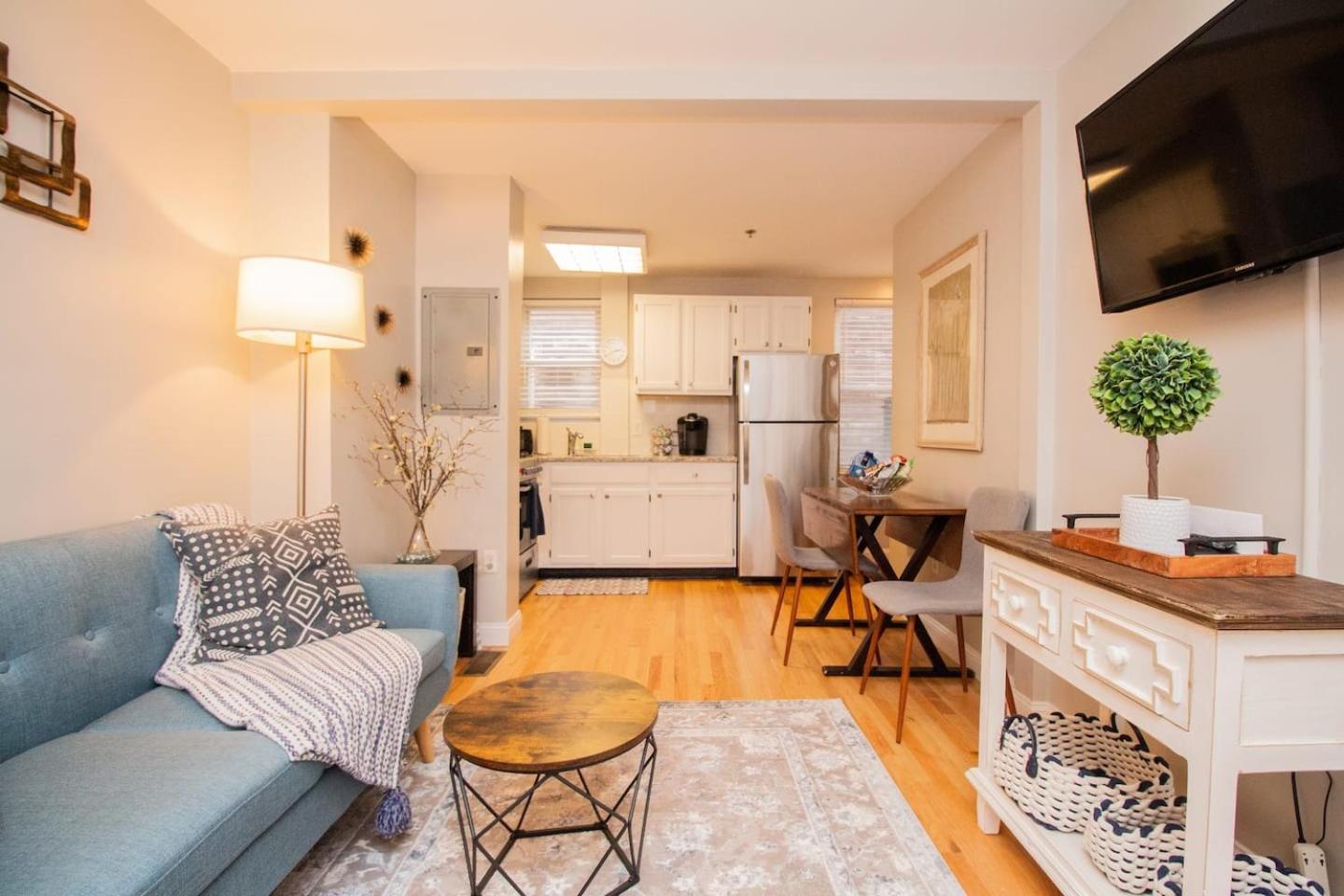 Boston Vacations - Multi-level Townhouse, Harvard, Mit, Red Line - Property Image 1
