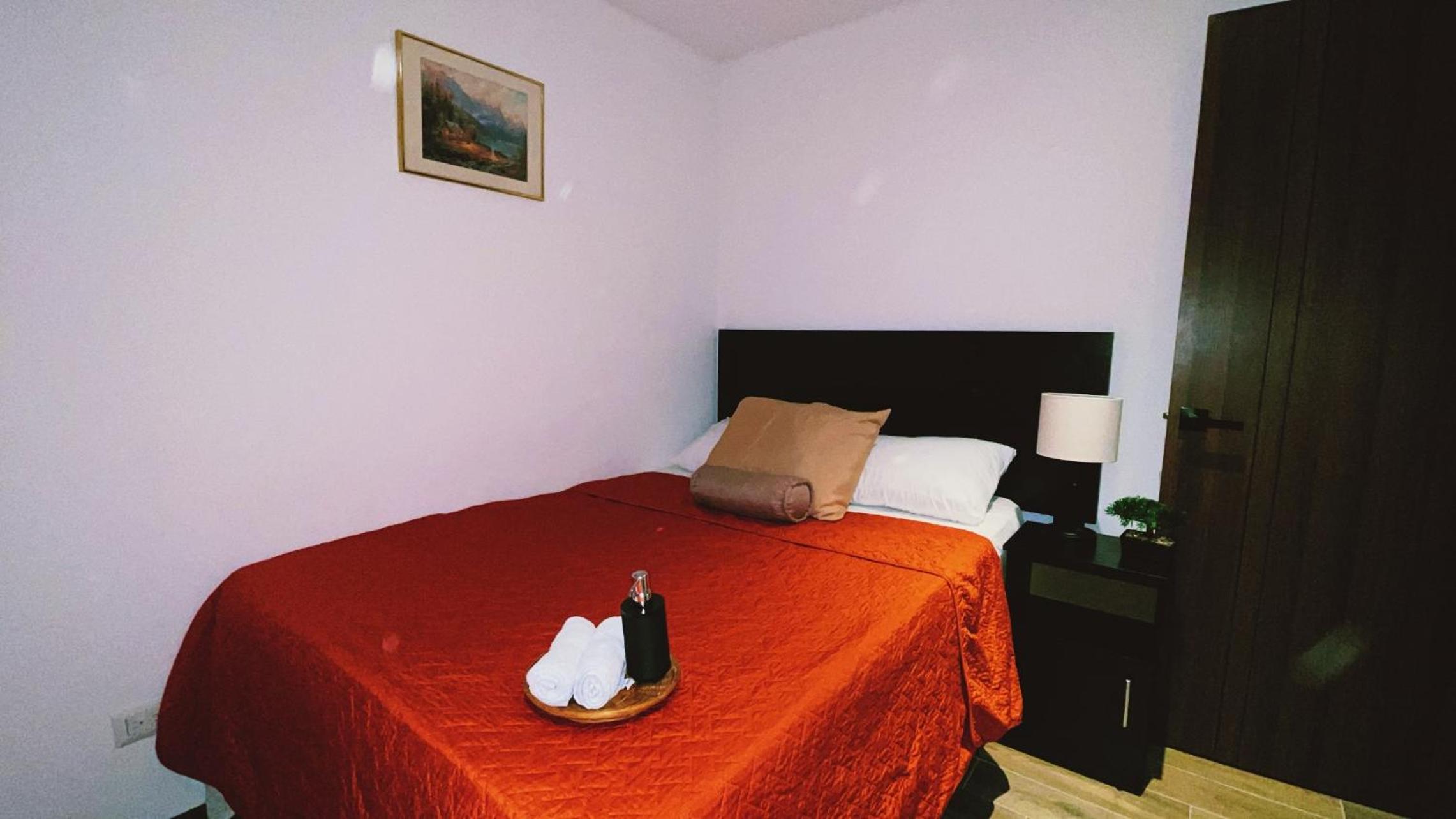 Inara 1 - Apartamento Grande con vistas al aeropuerto - Zona 13 de la Ciudad de Guatemala view 5