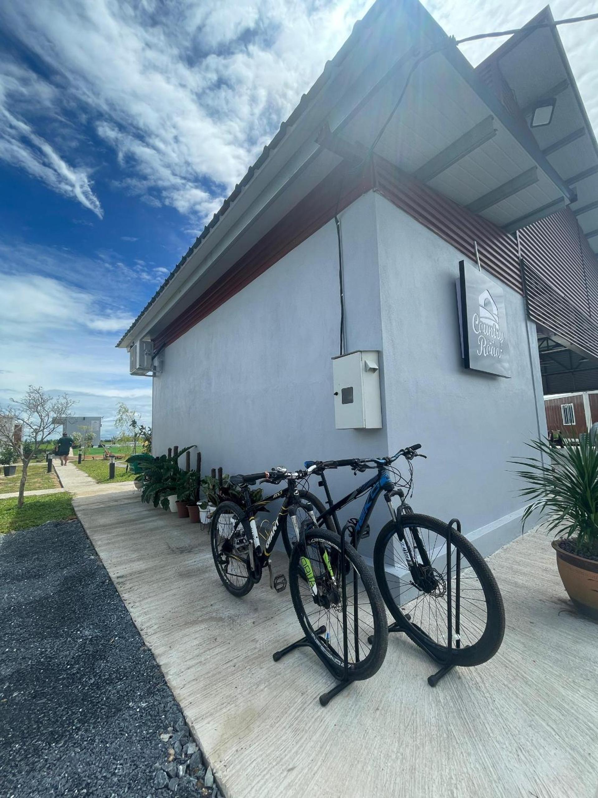 Country Road Homestay