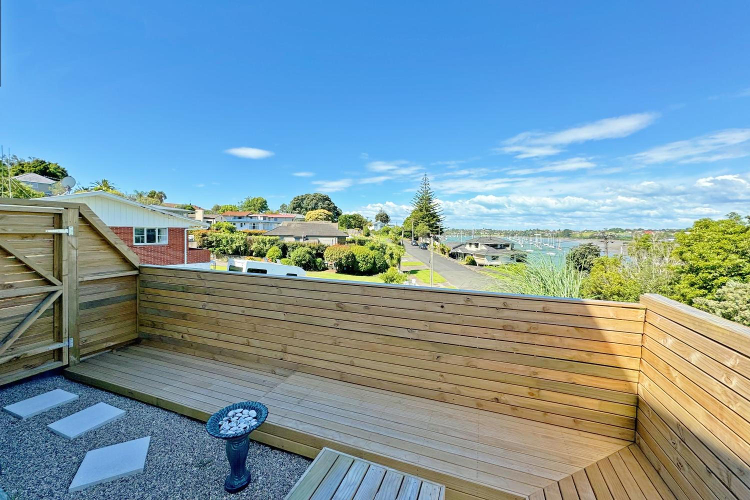 Brand New Retreat: Serene Living in East Auckland photo 3