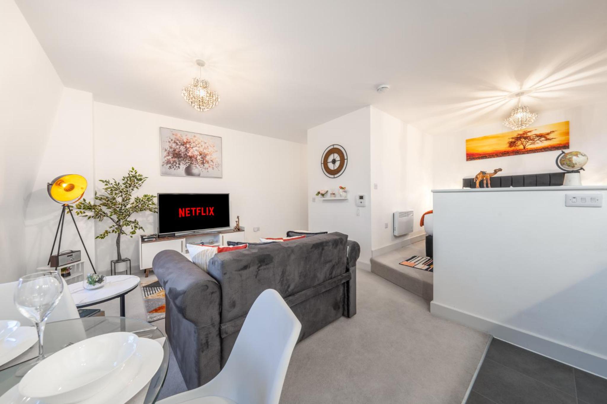 Cosy Windsor Luxury Studio view 3