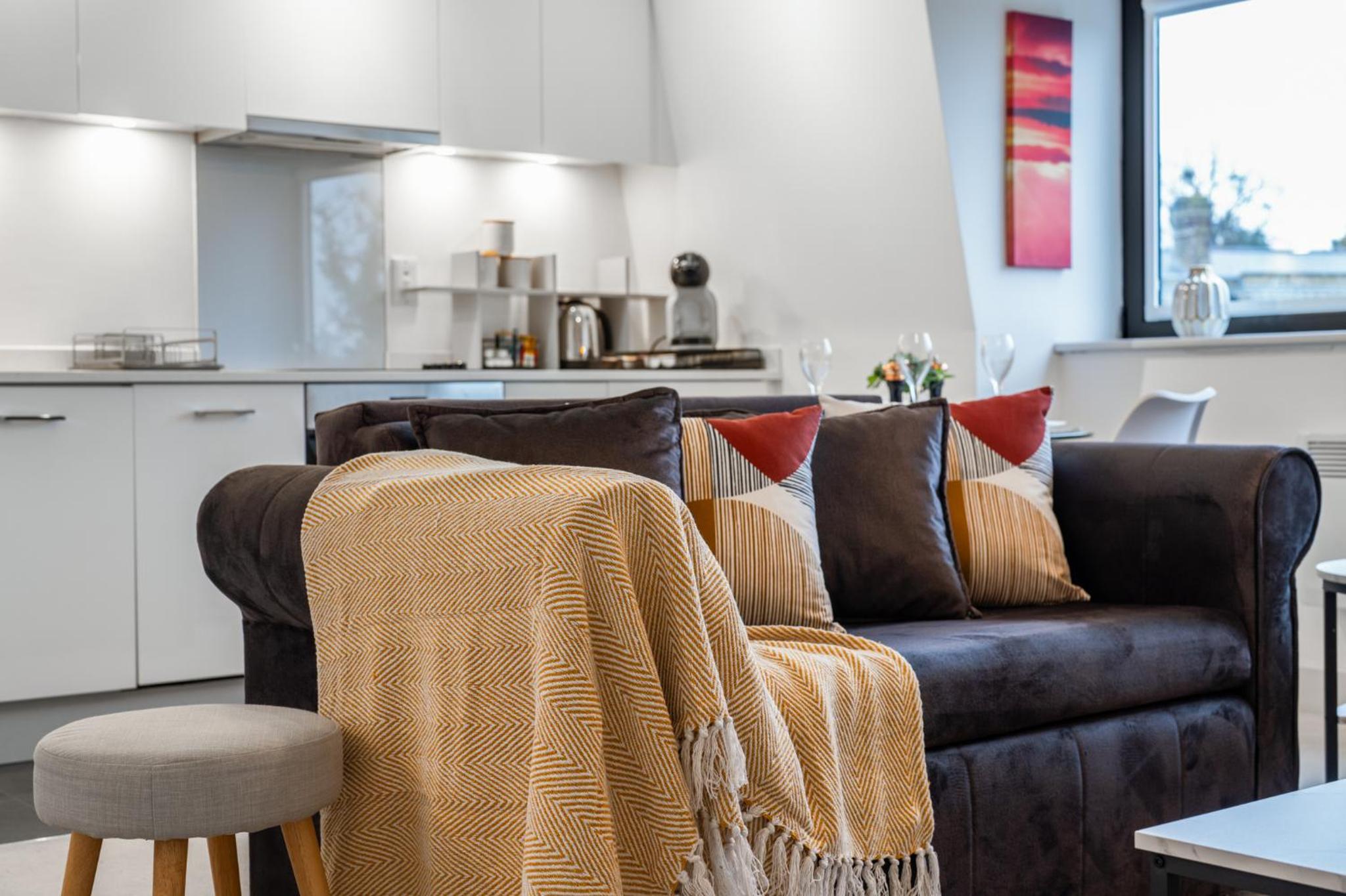 Cosy Windsor Luxury Studio view 5