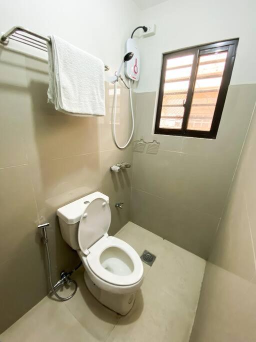New Big Cozy Affordable 3 Bedroom House view 3