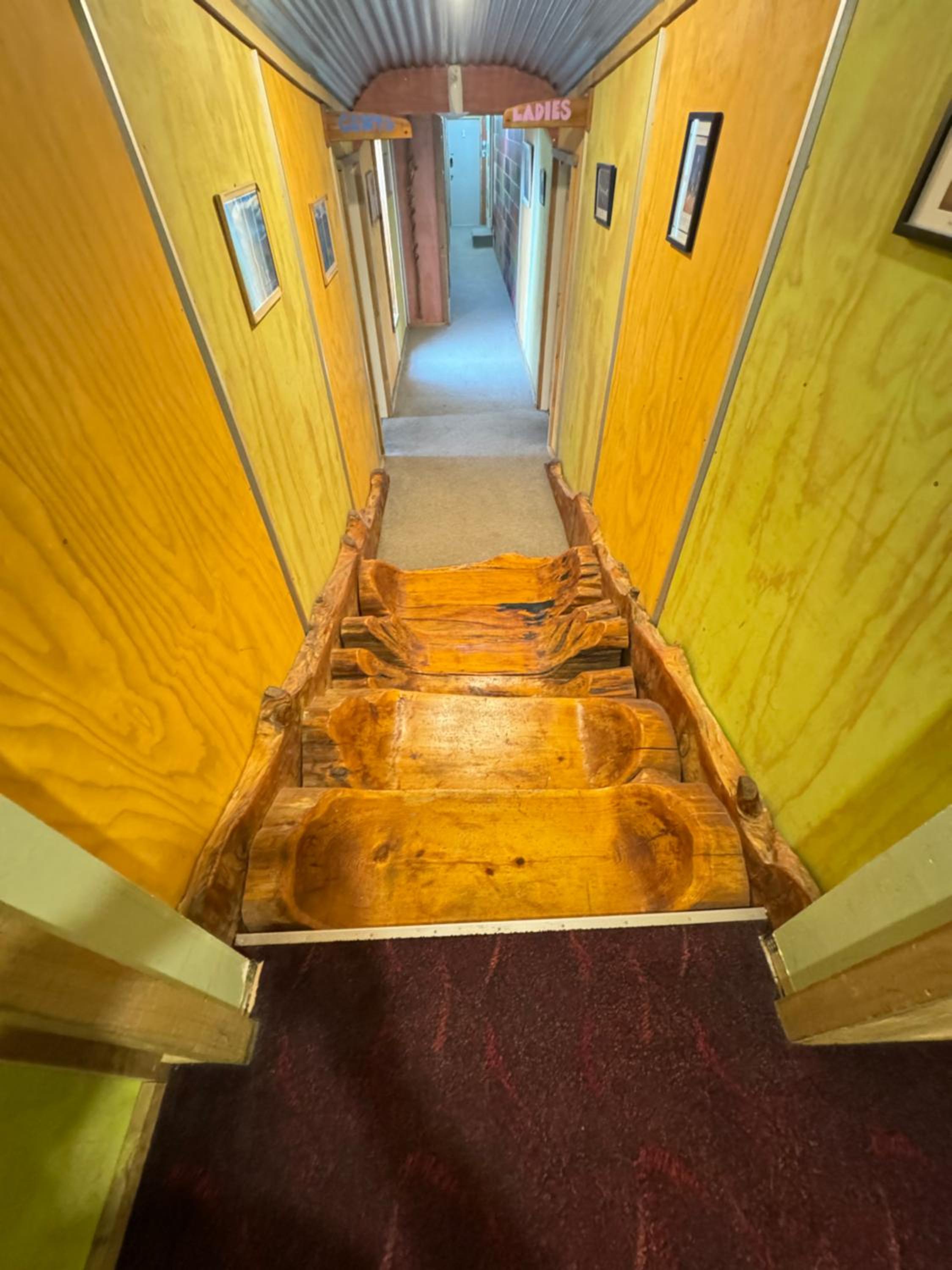 The Crossing Lodge & Backpackers