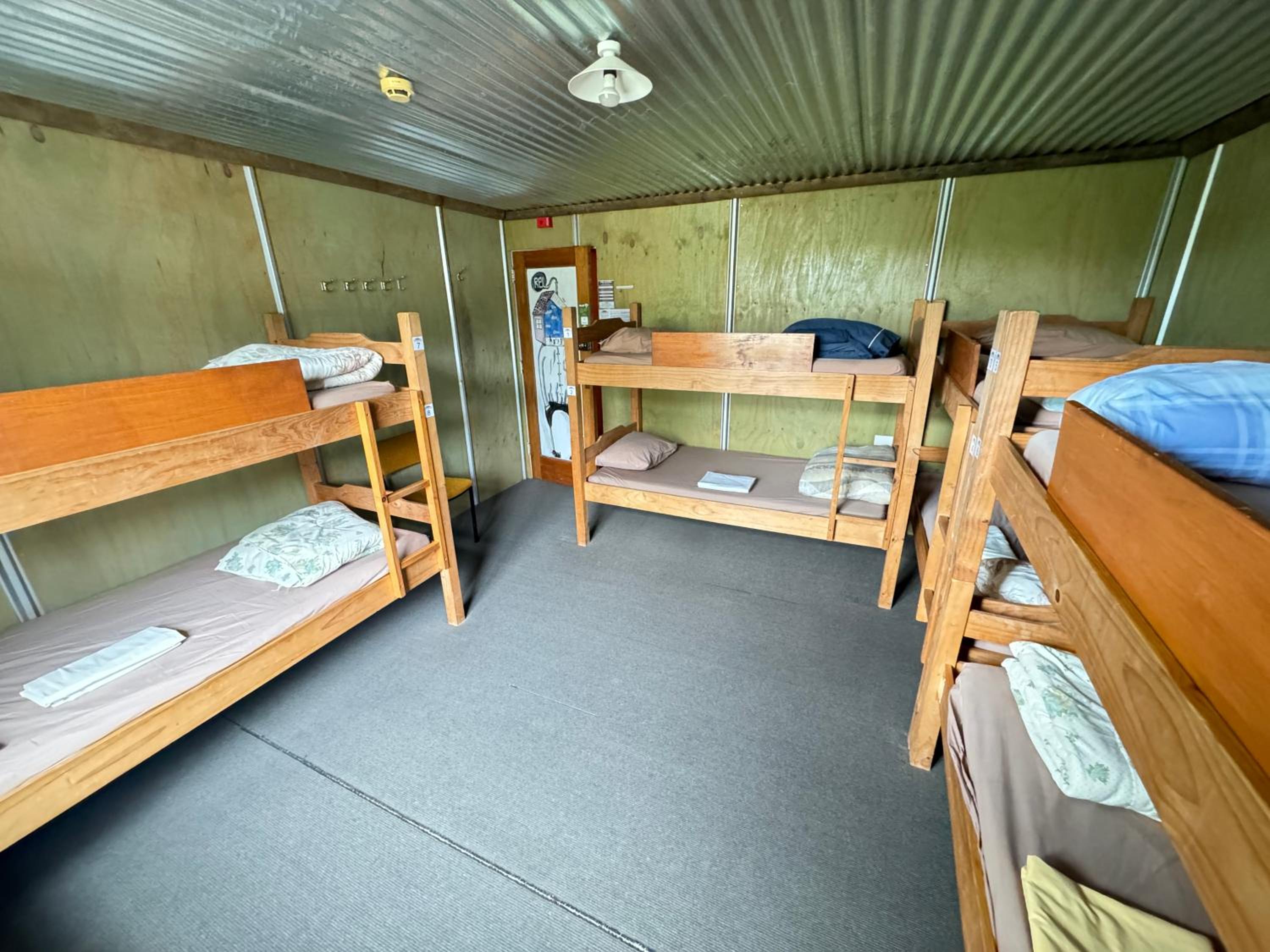 The Crossing Lodge & Backpackers