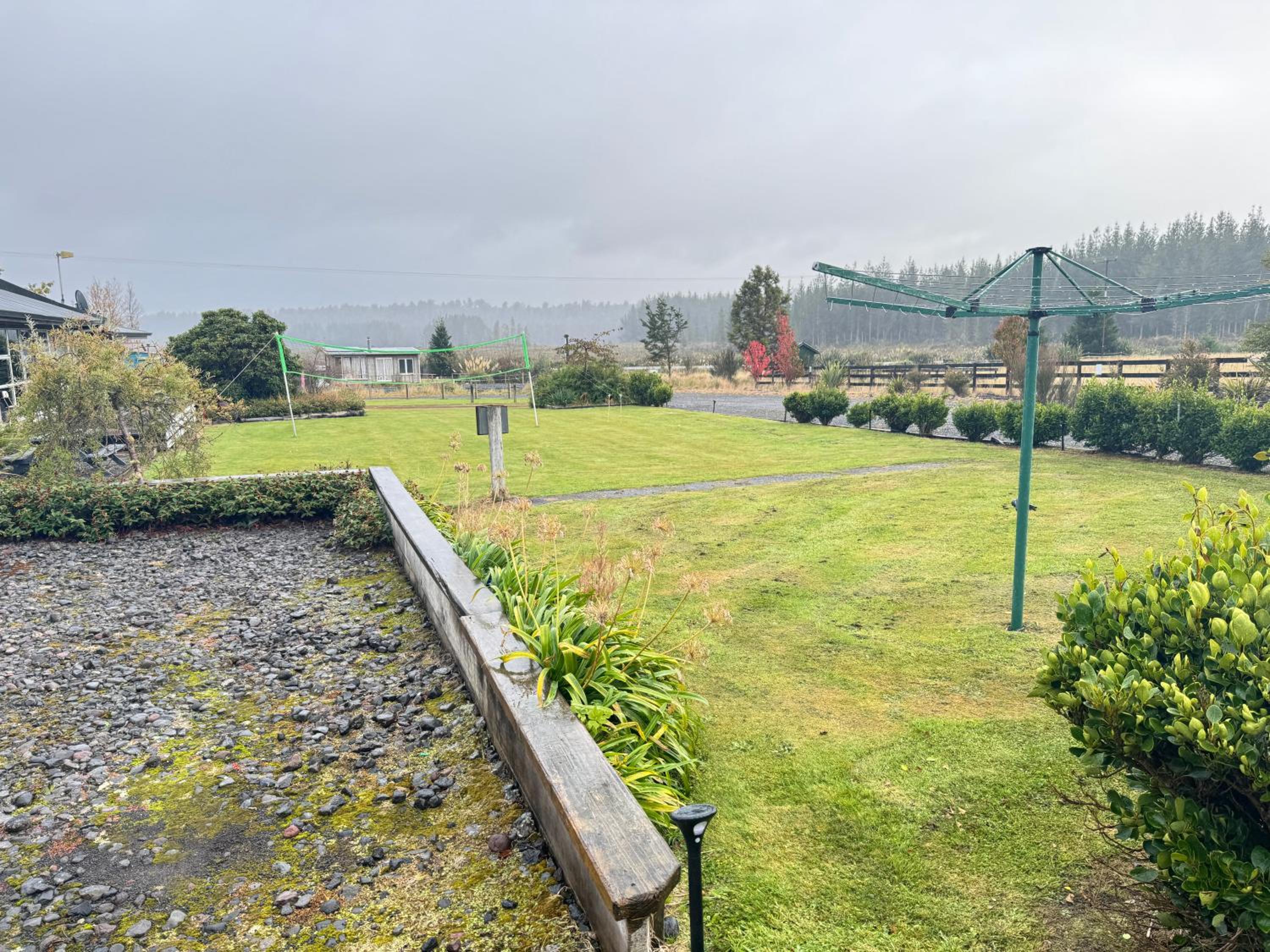 The Crossing Lodge & Backpackers