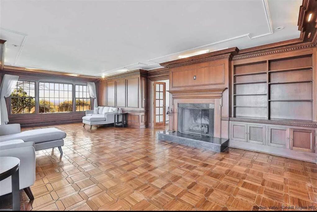 Highland Mansion