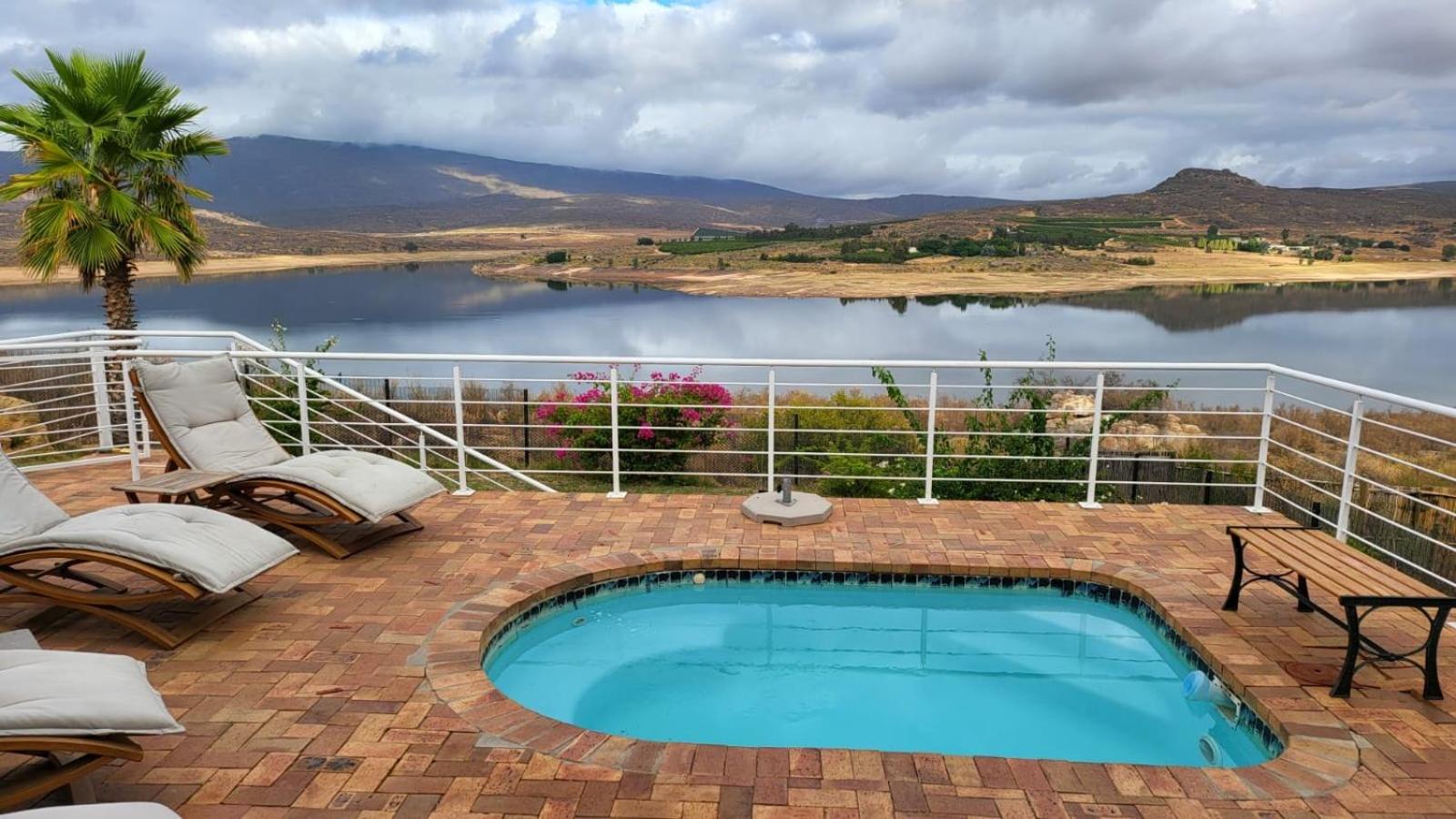 Clanwilliam Waterside Villa