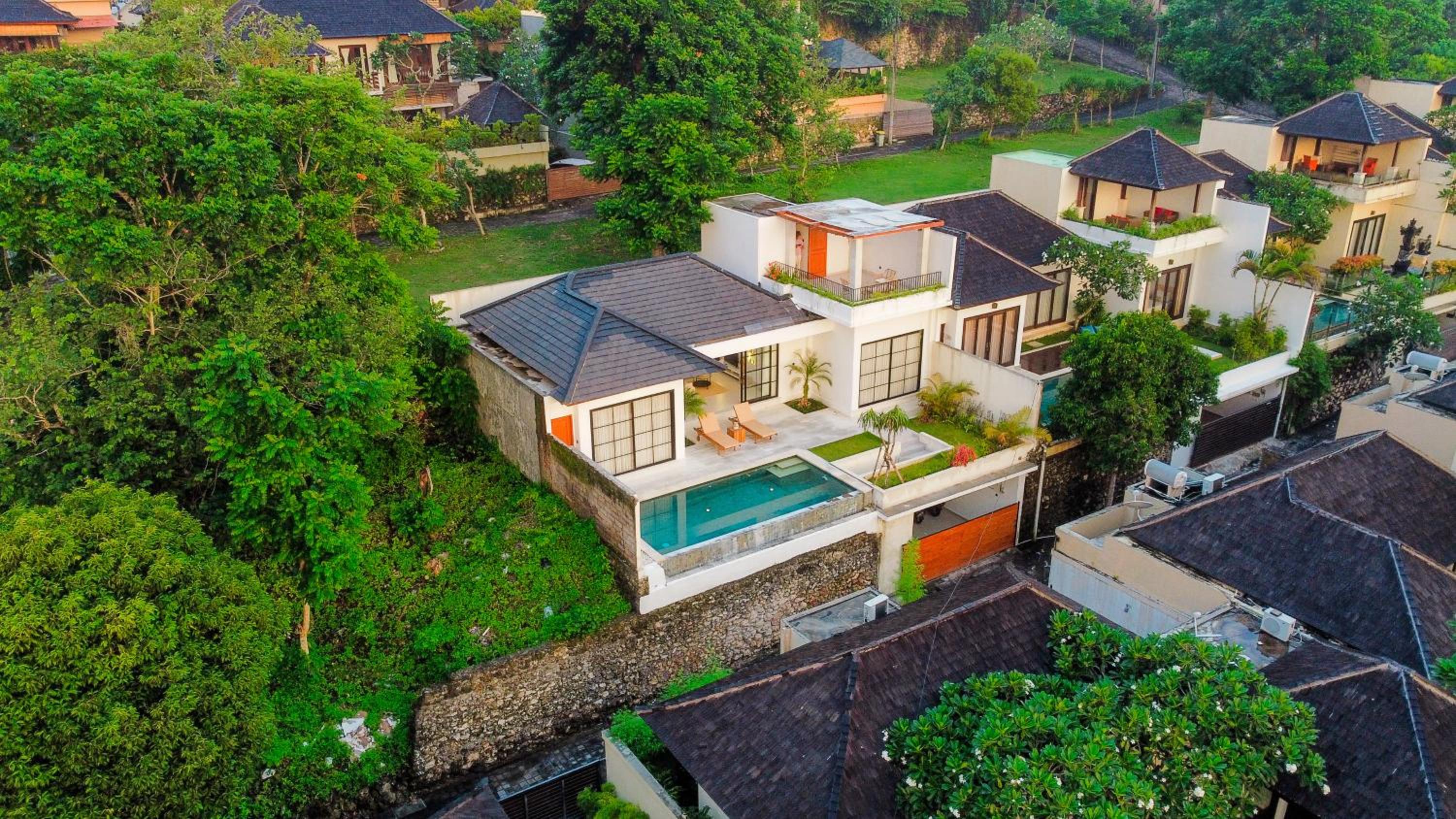 Villa Ventadua by Maheswara