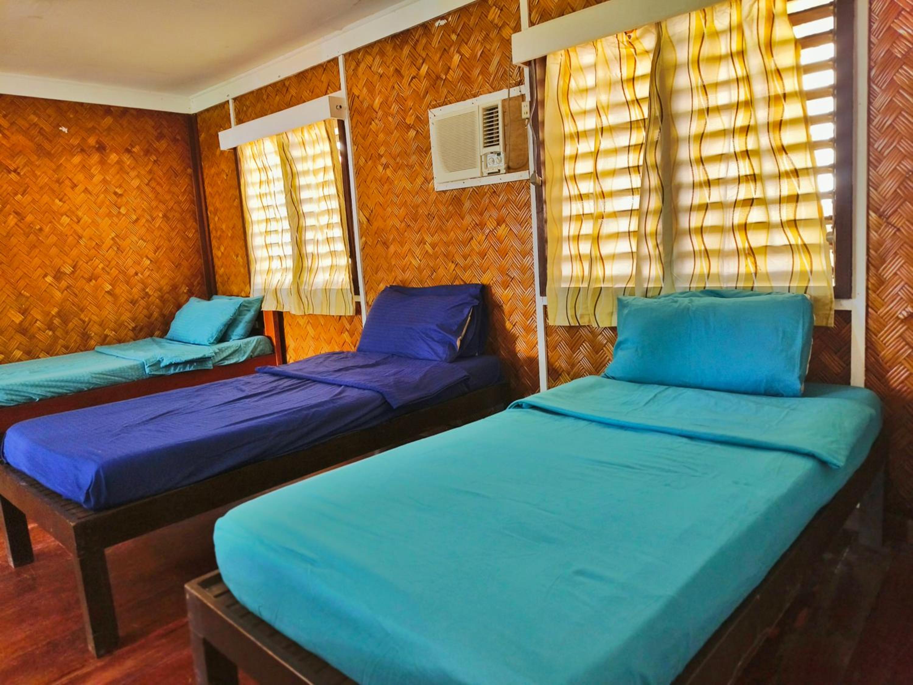 Lokal Hut Bed and Breakfast view 4