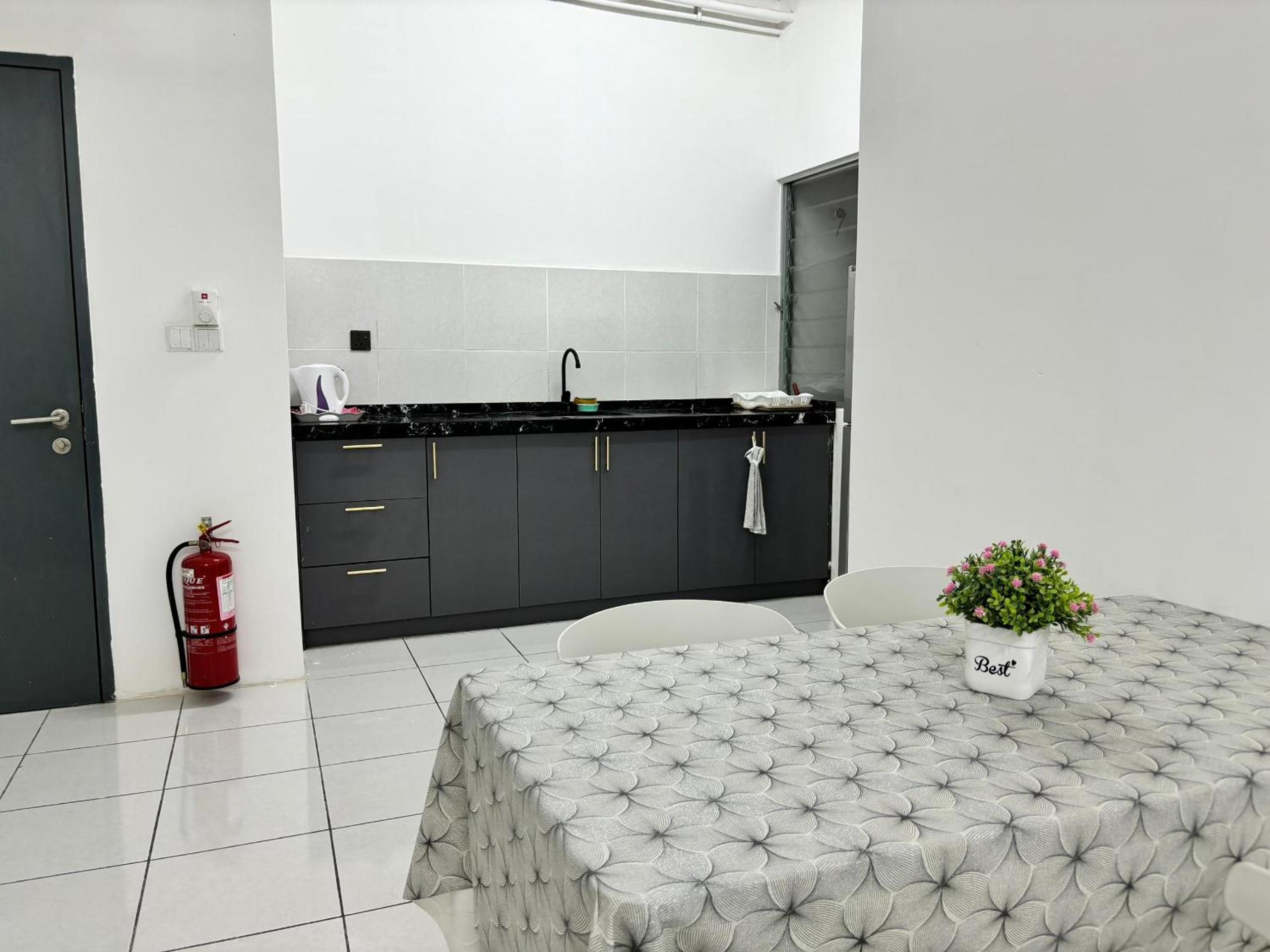 KLIA Nur Impian Guesthouse photo 7