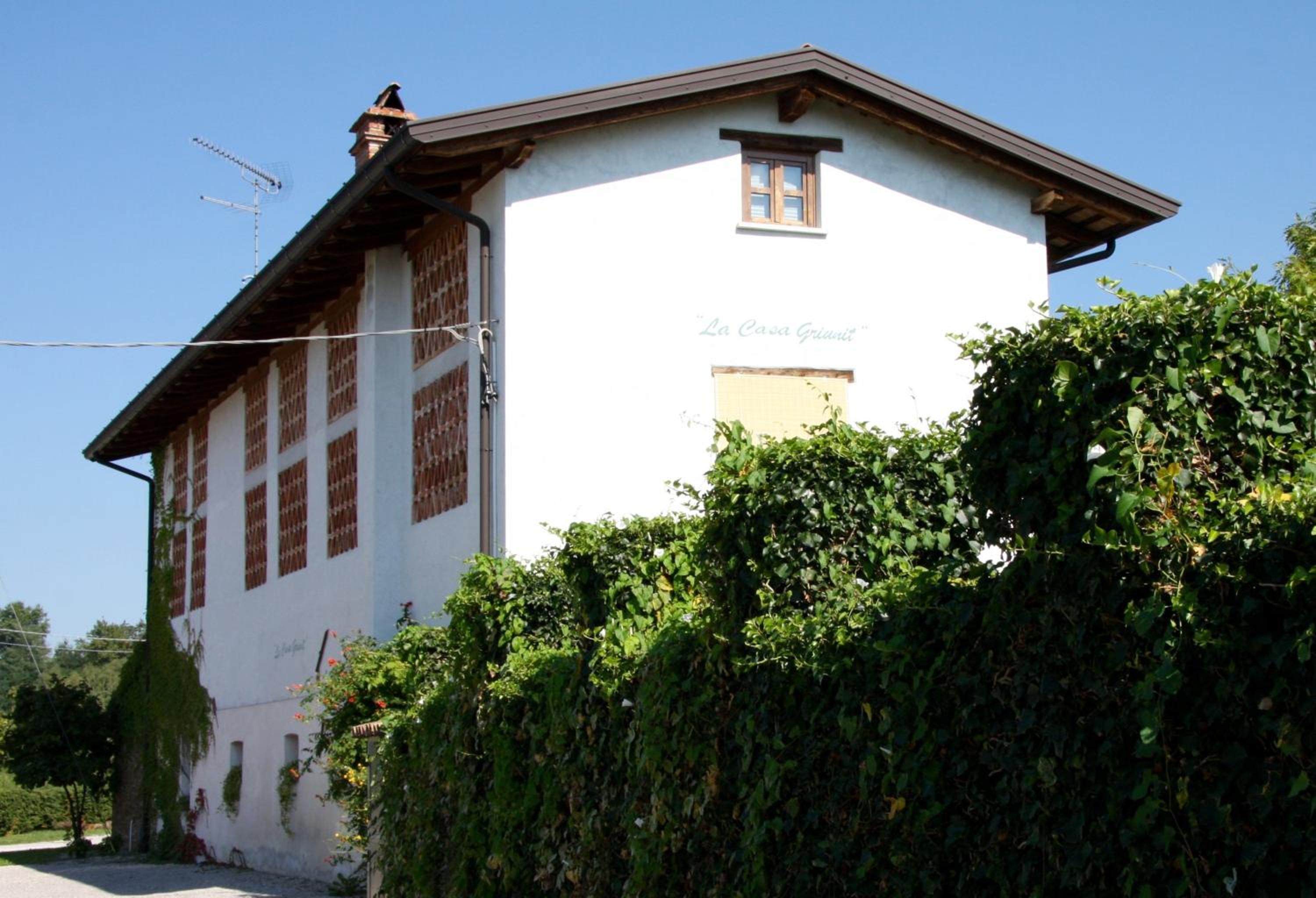 Casa Griunit view 3