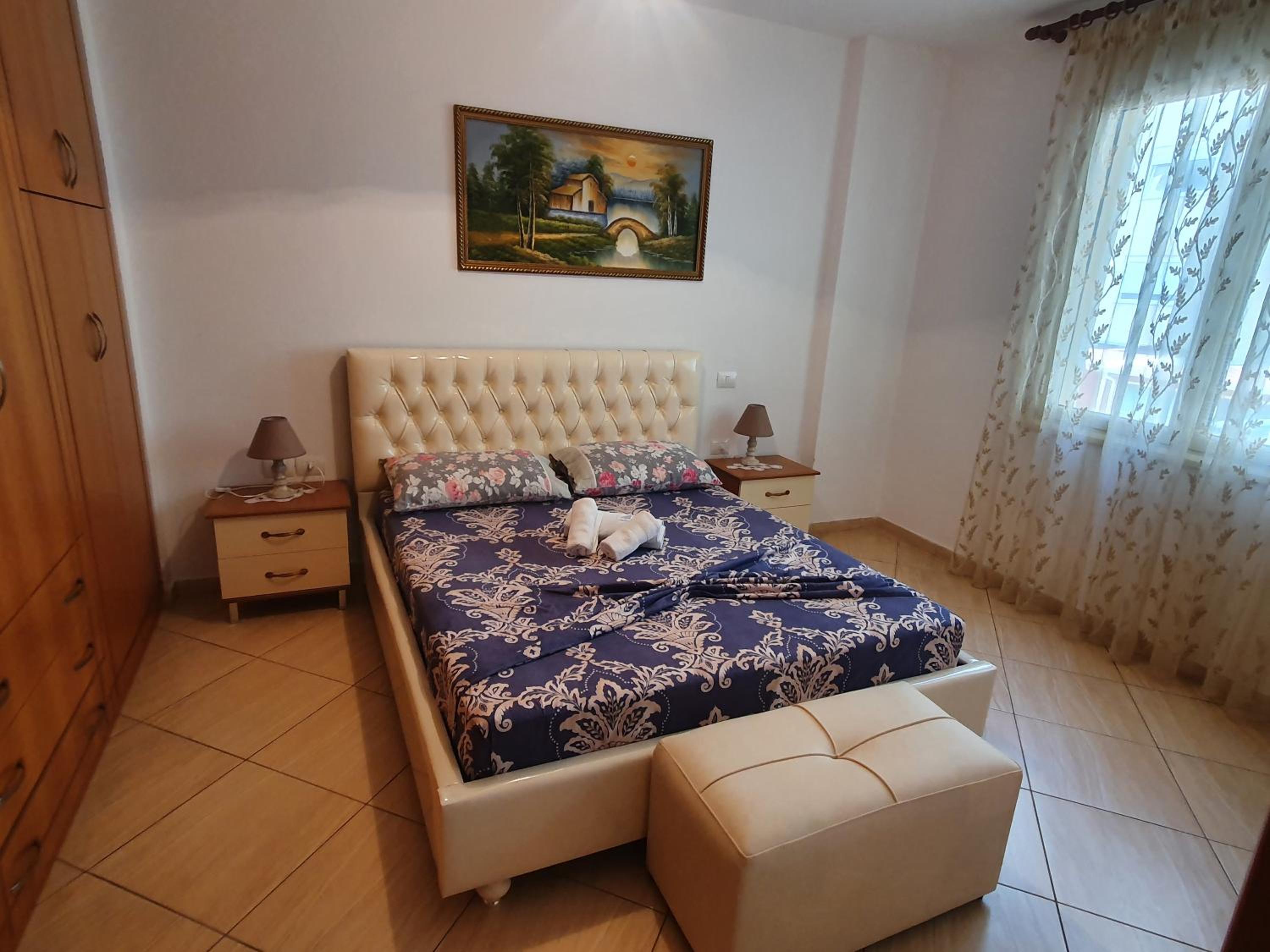 Apartment me qera Lungomare Vlore Medem1