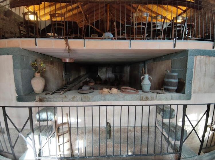 Antico Borgo Etneo Country Hotel