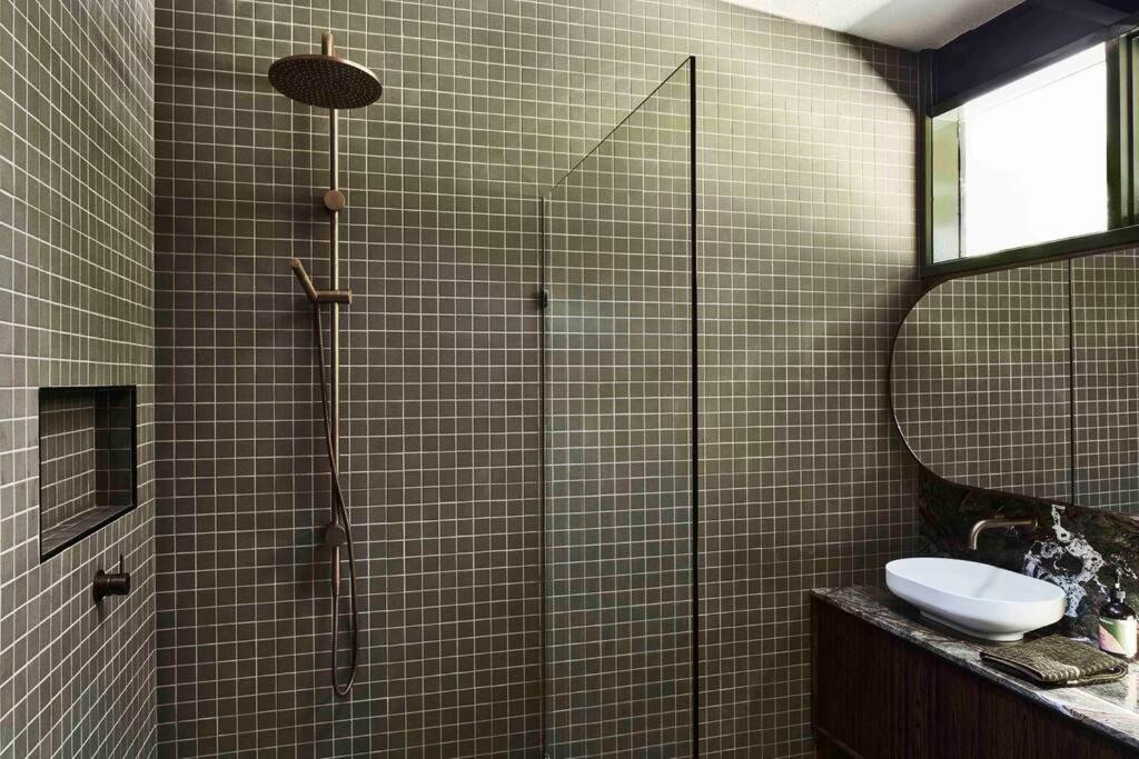 Sibbel House- Luxurious Mid-Century Modern Home, Yarra Valley