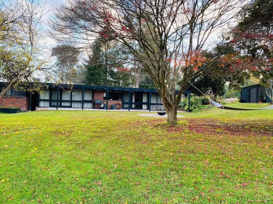 Sibbel House- Luxurious Mid-Century Modern Home, Yarra Valley