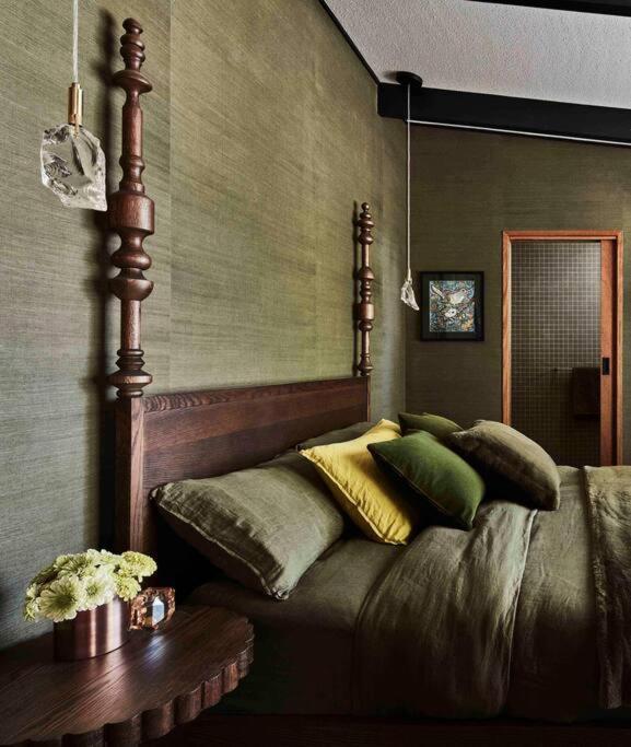 Sibbel House- Luxurious Mid-Century Modern Home, Yarra Valley