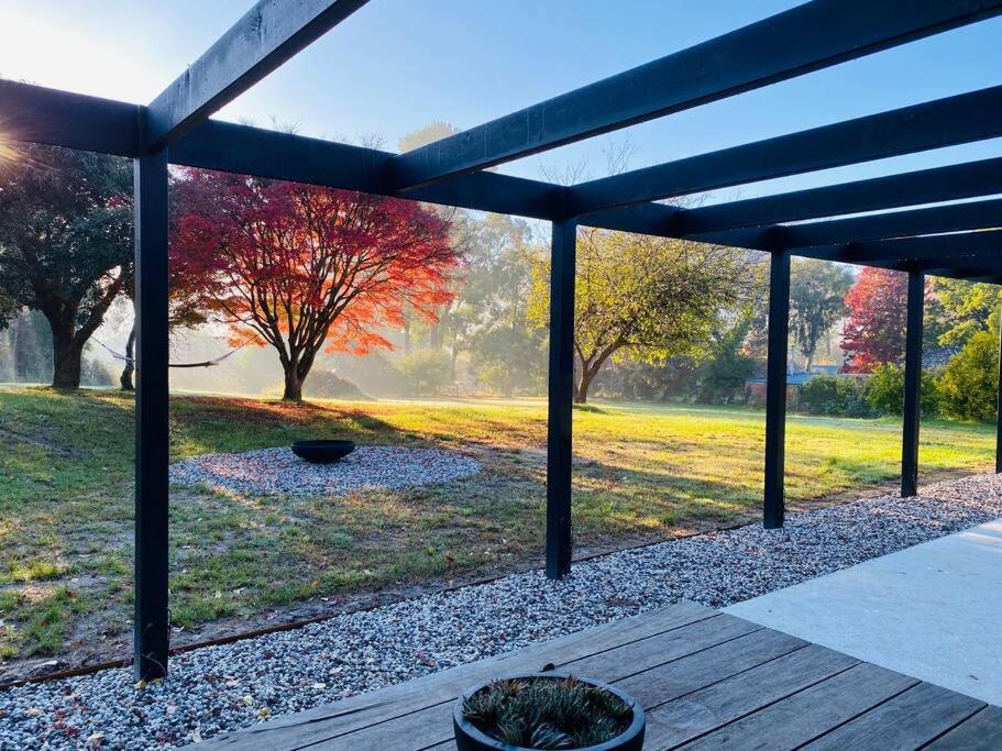 Sibbel House- Luxurious Mid-Century Modern Home, Yarra Valley