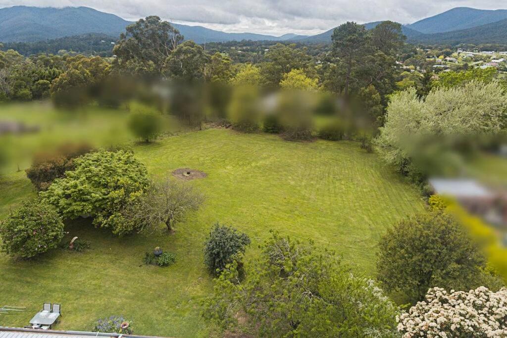 Sibbel House- Luxurious Mid-Century Modern Home, Yarra Valley