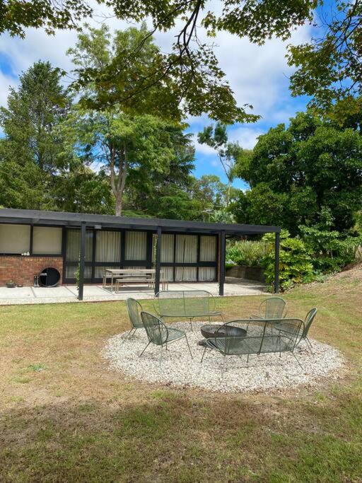 Sibbel House- Luxurious Mid-Century Modern Home, Yarra Valley