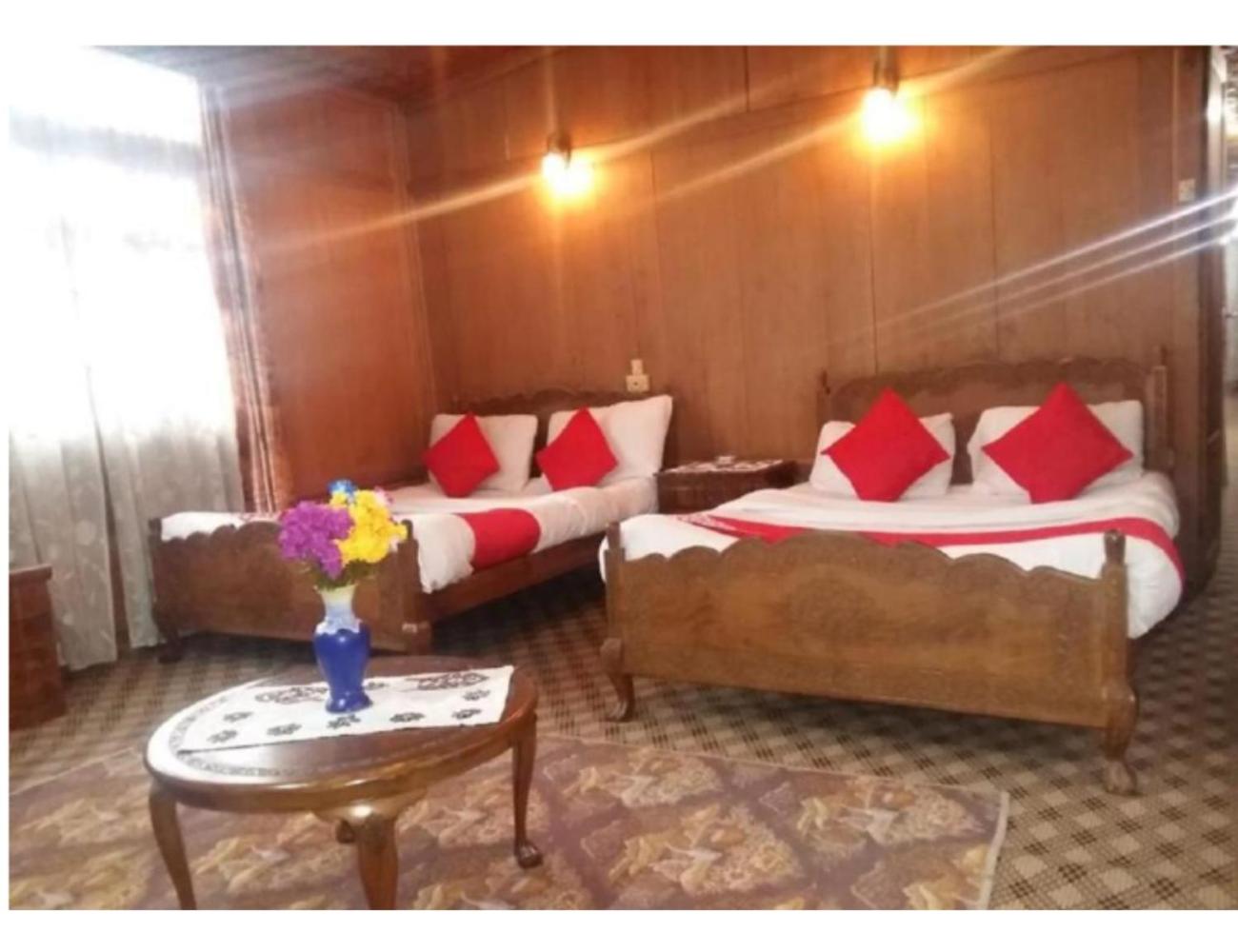Paris Group Of Houseboat, Srinagar view 5