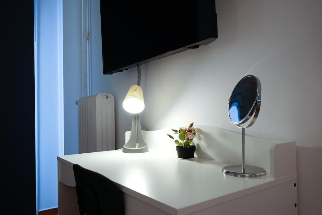 Syntagma square, 70sqm Pentelis sunny apartment