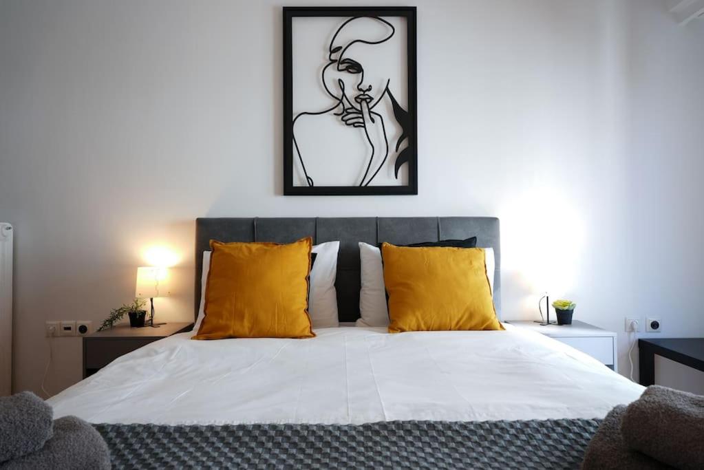 Syntagma square, 70sqm Pentelis sunny apartment