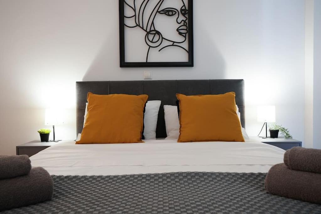 Syntagma square, 70sqm Pentelis sunny apartment