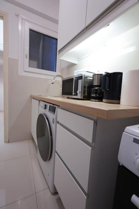 Syntagma square, 70sqm Pentelis sunny apartment