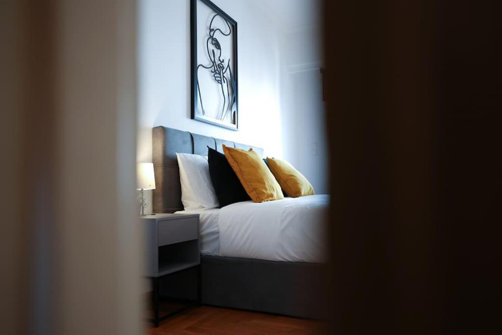 Syntagma square, 70sqm Pentelis sunny apartment