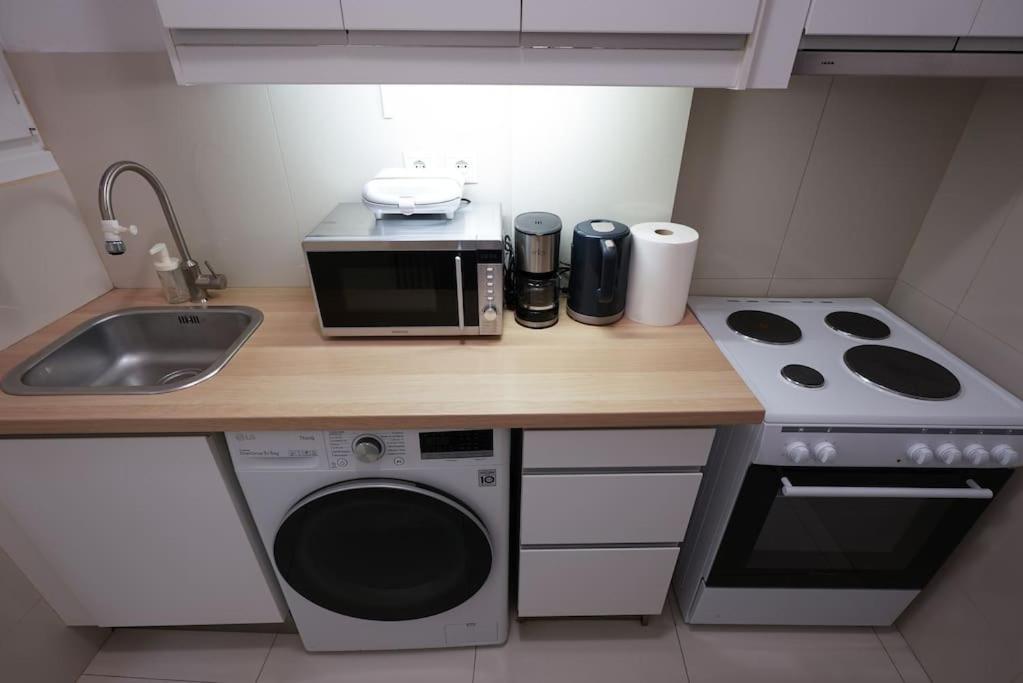 Syntagma square, 70sqm Pentelis sunny apartment