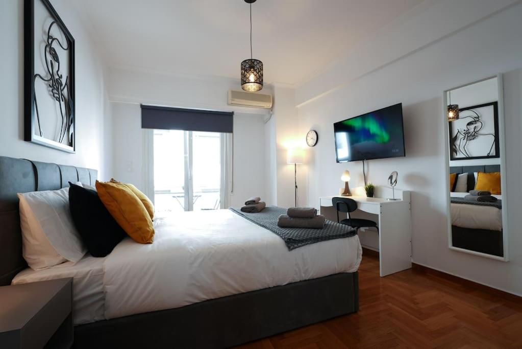 Syntagma square, 70sqm Pentelis sunny apartment
