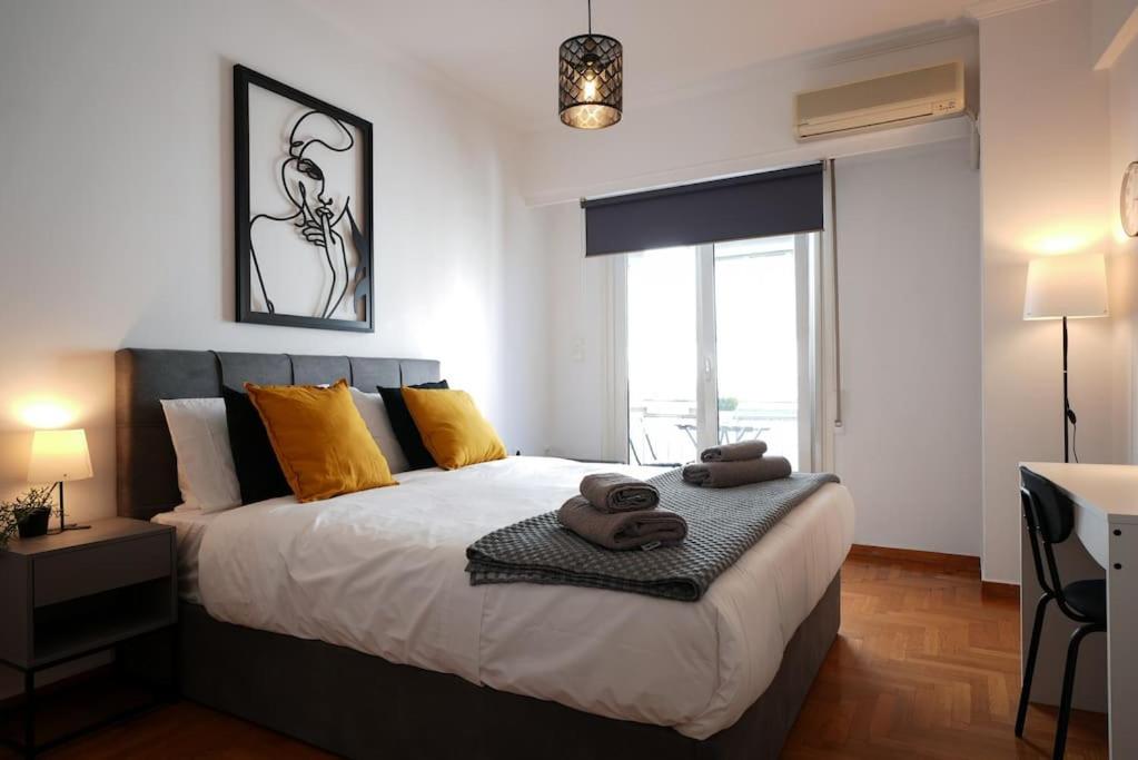 Syntagma square, 70sqm Pentelis sunny apartment