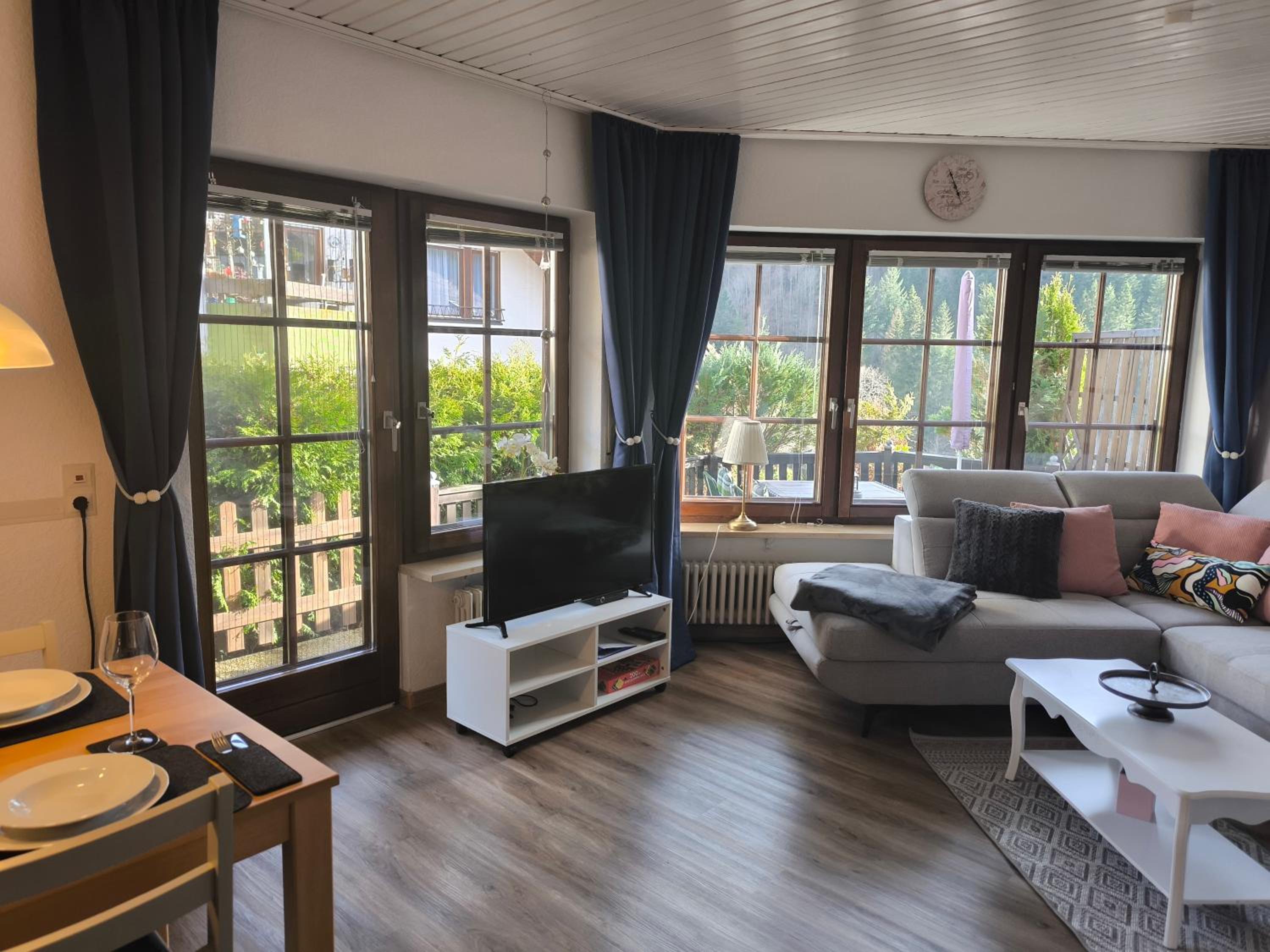 Fewo Zeus mit großer eingezäunter Terrasse