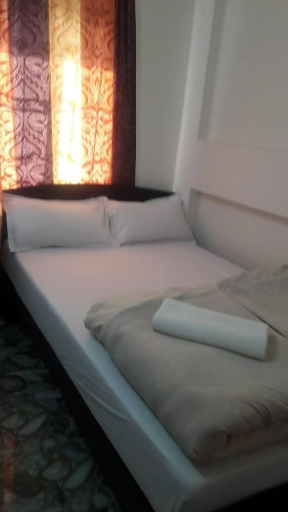 Red Pine Guest House (Indians Only) view 5