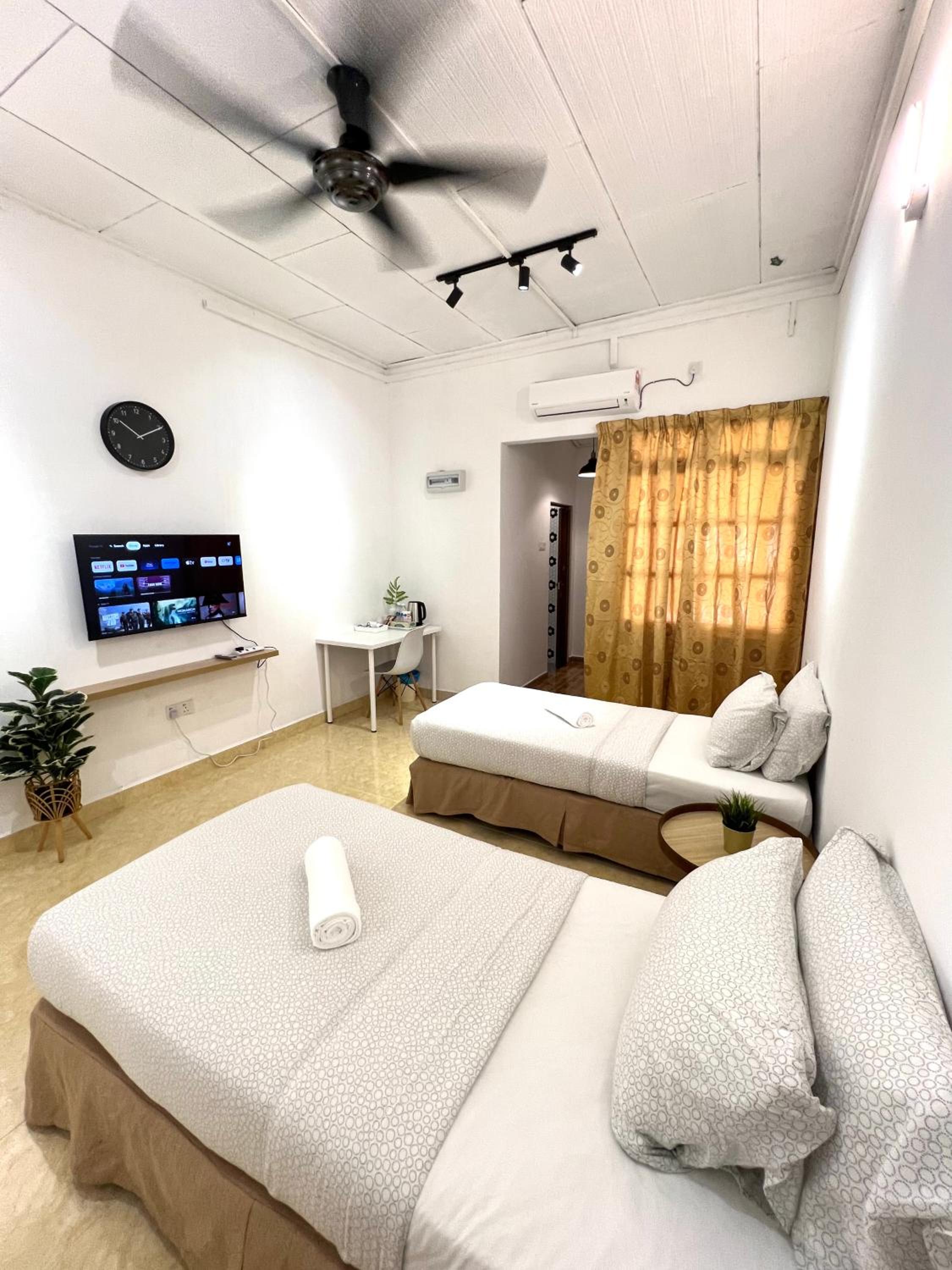 KicauanStudio#2 at Kuala Berang for 2Pax - Free Netflix & Wifi view 2