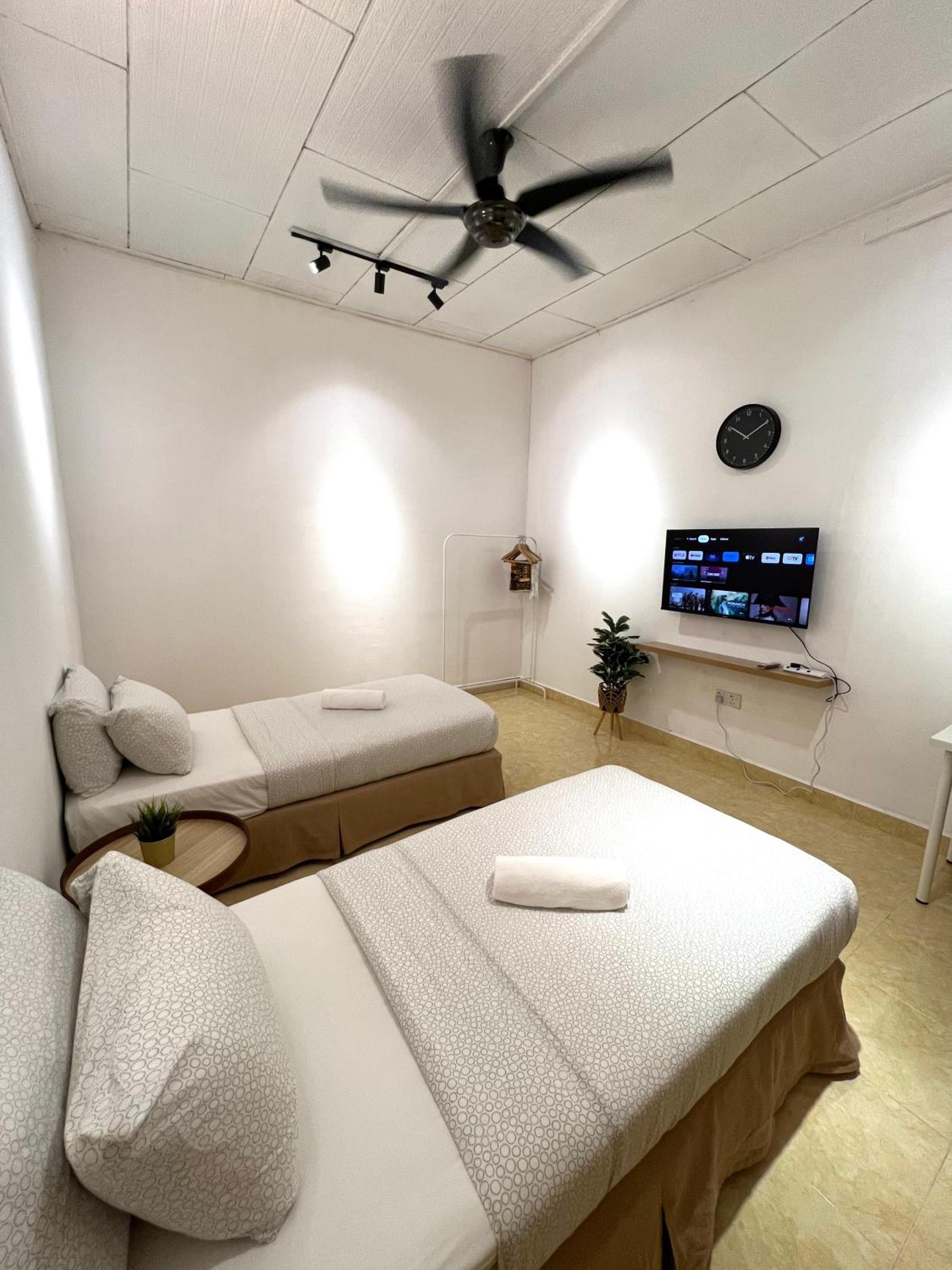 KicauanStudio#2 at Kuala Berang for 2Pax - Free Netflix & Wifi photo 1