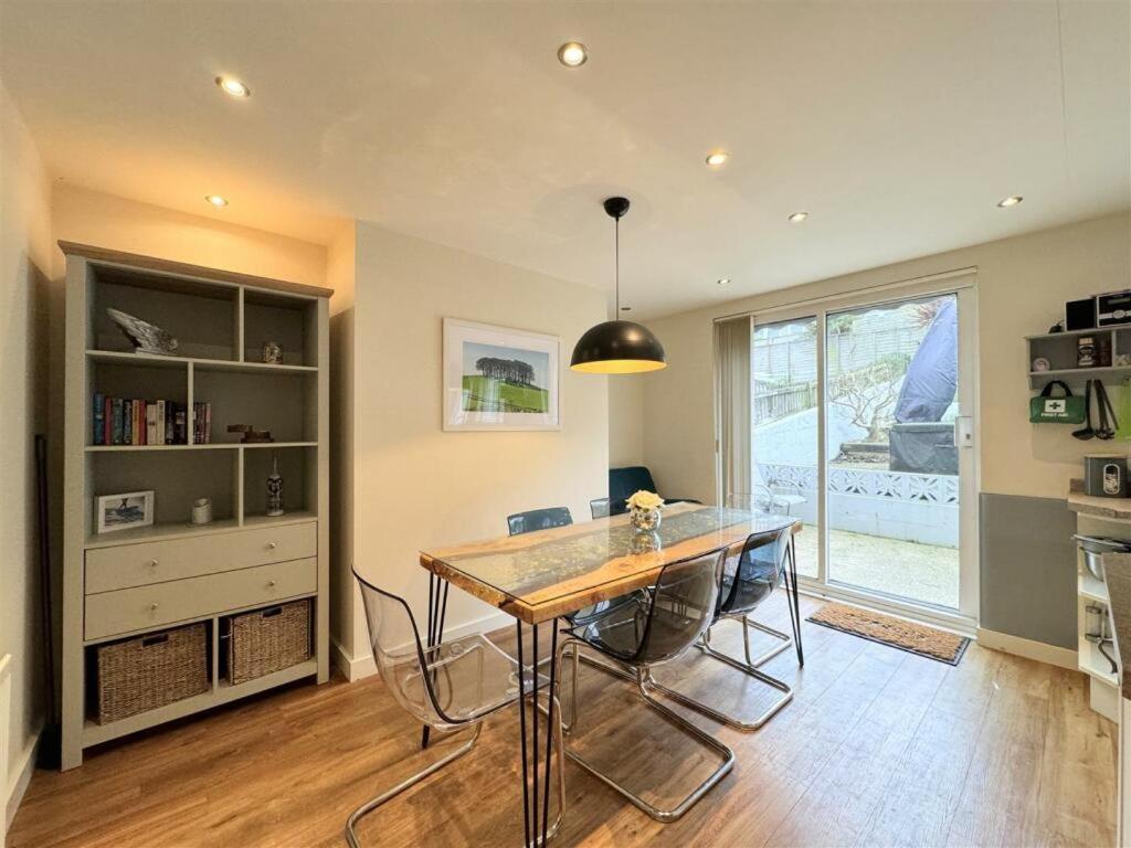 Beautiful Home in the centre of Newquay! view 4