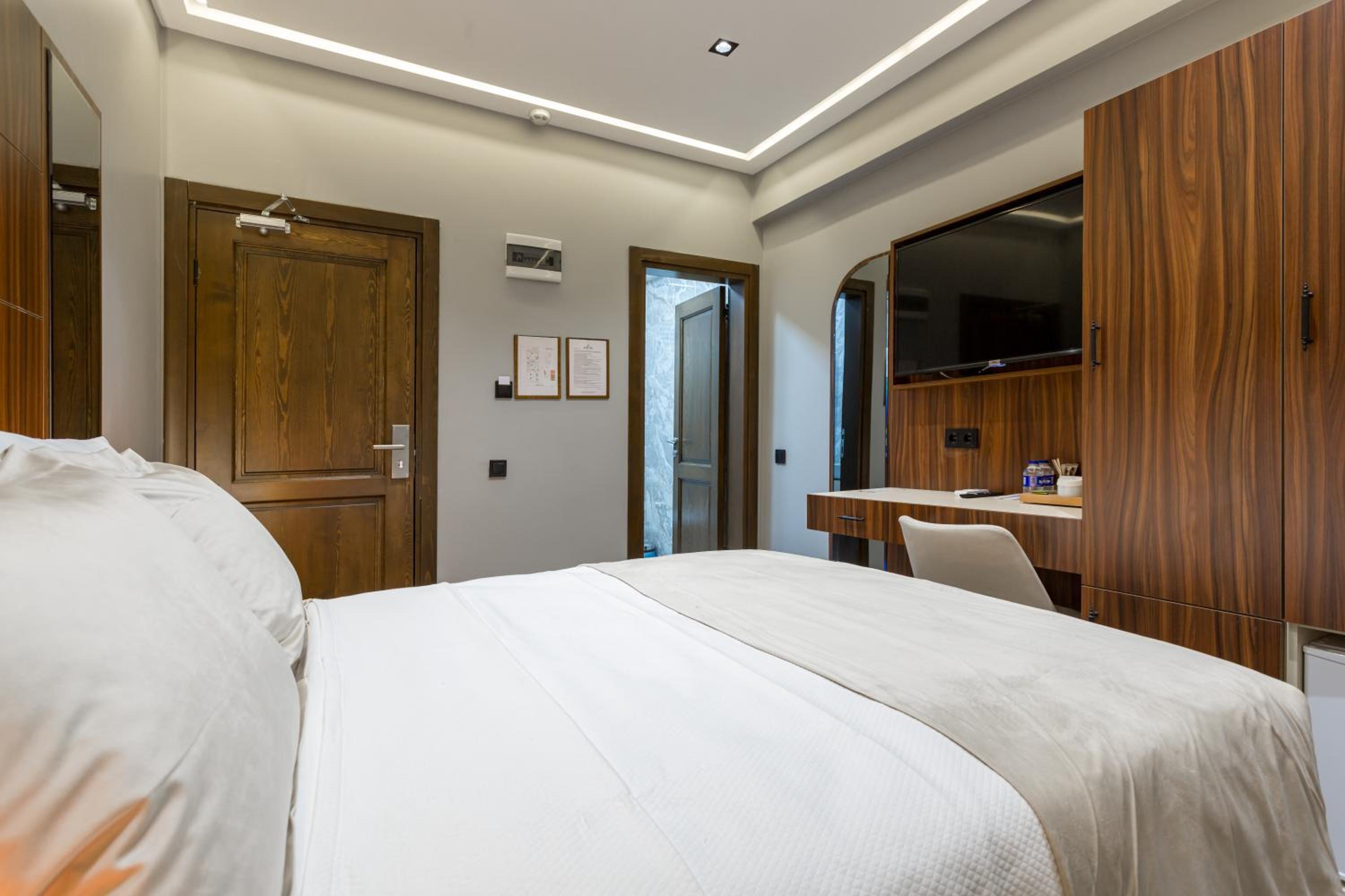 Dream Park Hotel - Image 17